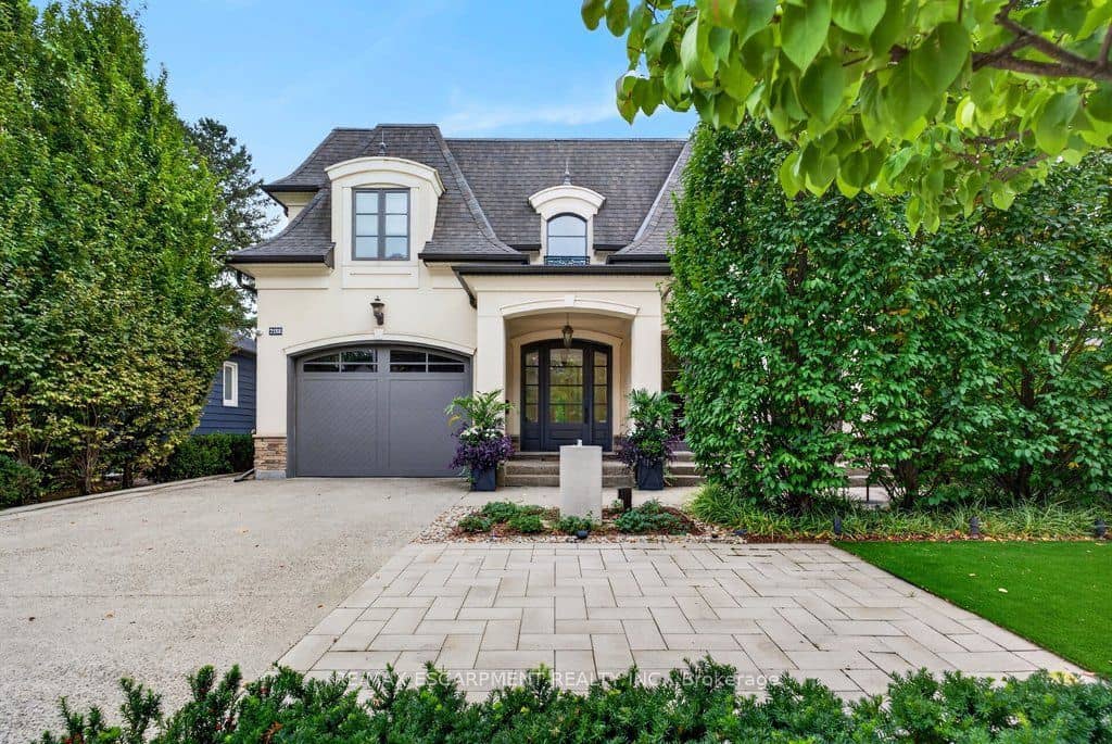 2188 Caroline Street, Burlington, ON L7R 1M3