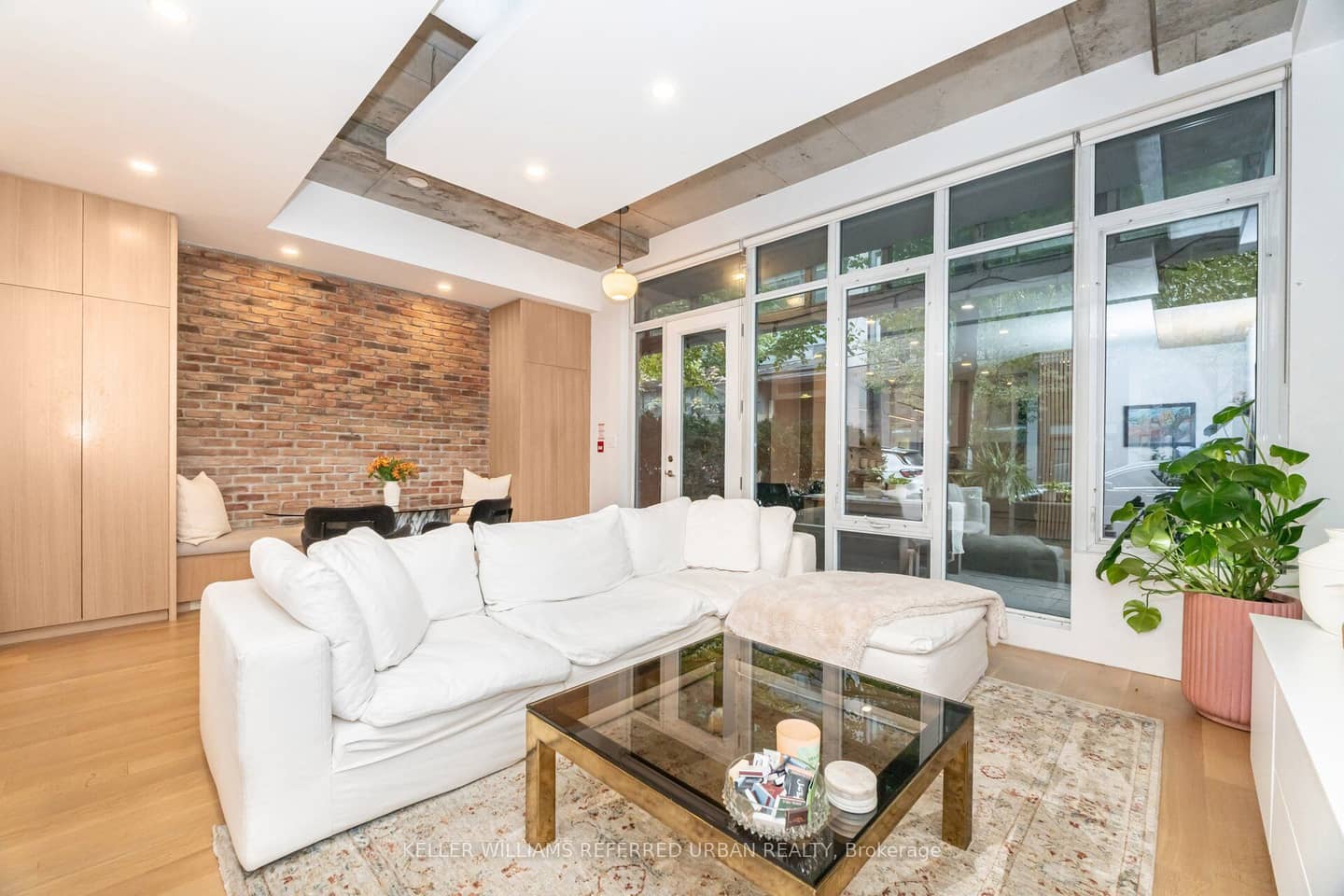 20 Stewart Street 103, Toronto, ON M5V 1H6