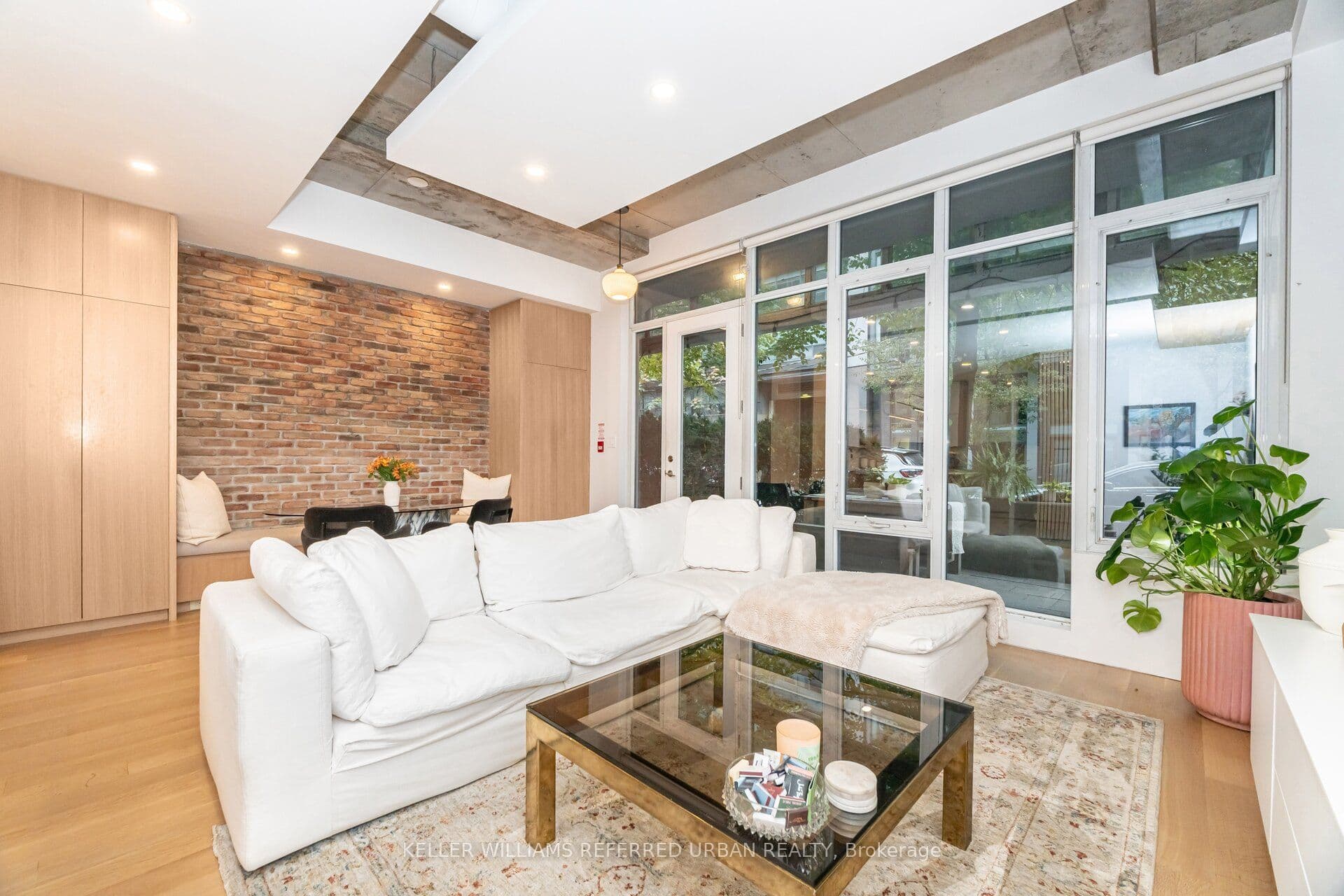 20 Stewart Street 103, Toronto, ON M5V 1H6
