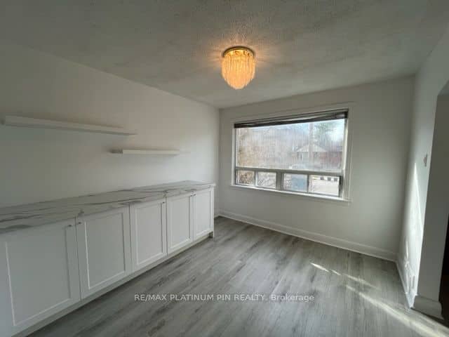 194 Florence Avenue, Toronto, ON M2N 1G4