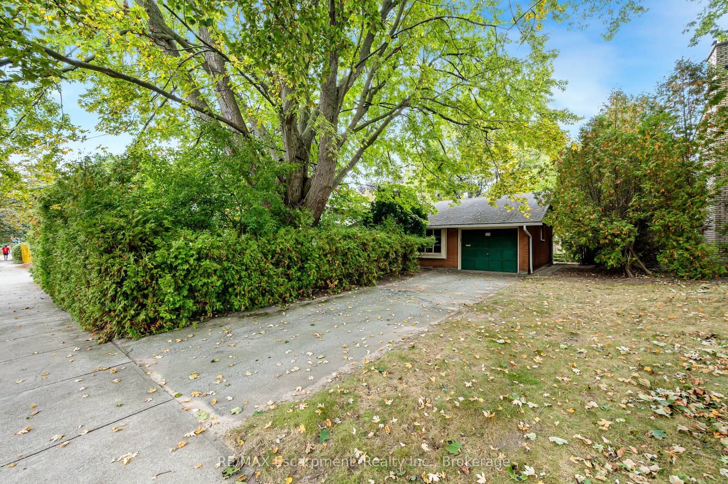 326 Walkers Line, Burlington, ON L7N 2C7