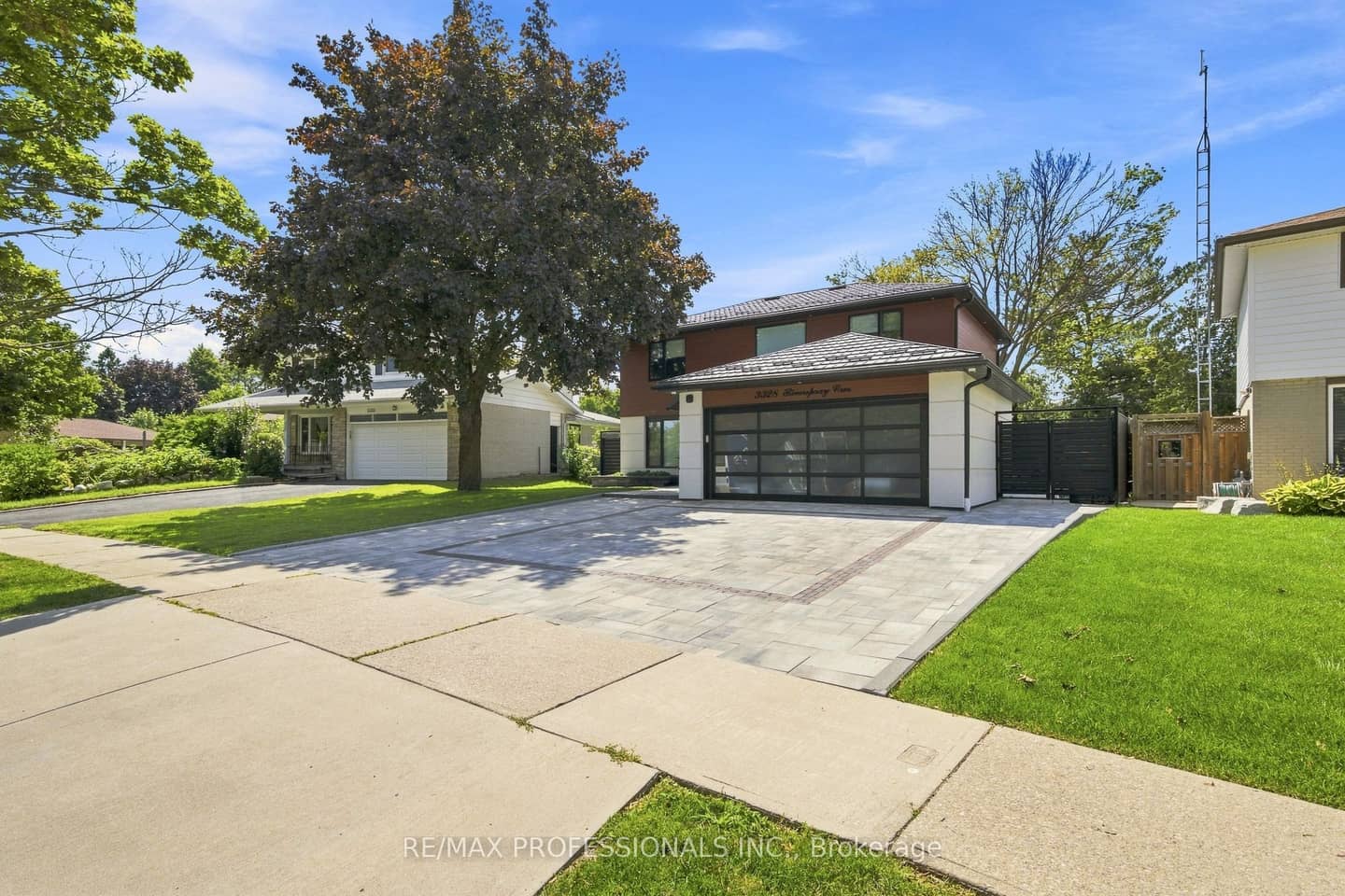 3328 Riverspray Crescent, Mississauga, ON L4Y 3M4