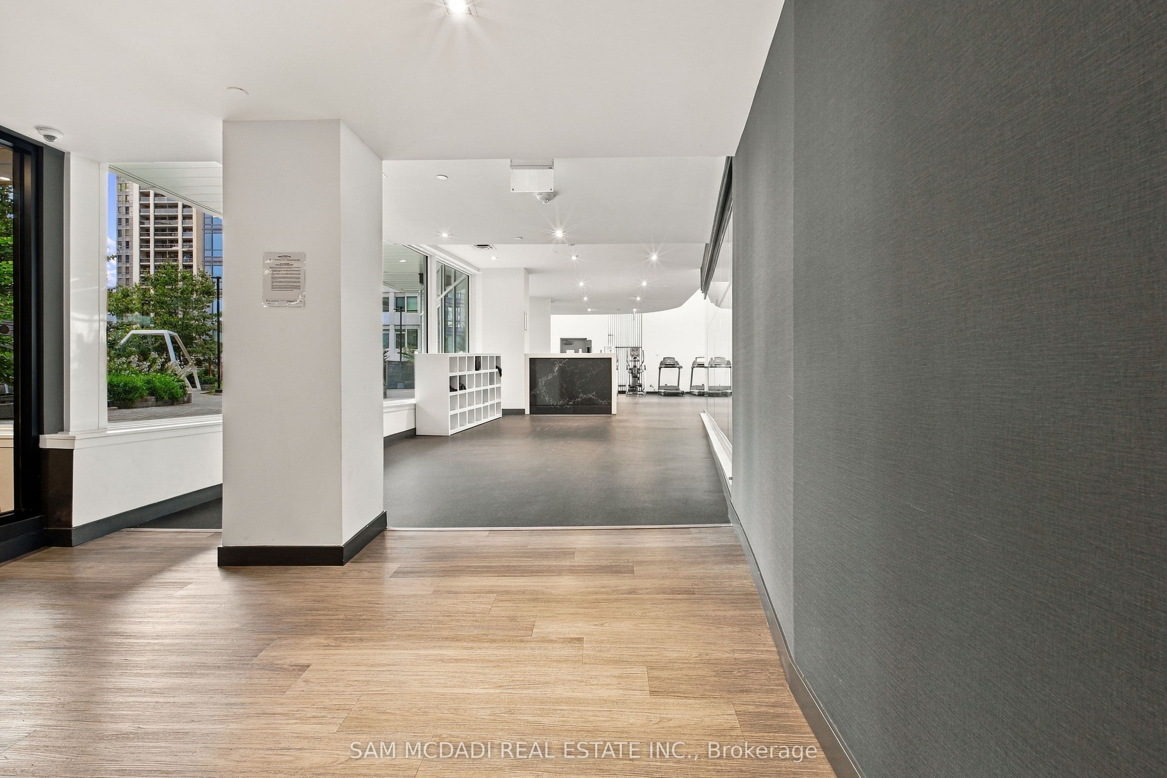 4065 Confederation Parkway 3702, Mississauga, ON L5B 0L4