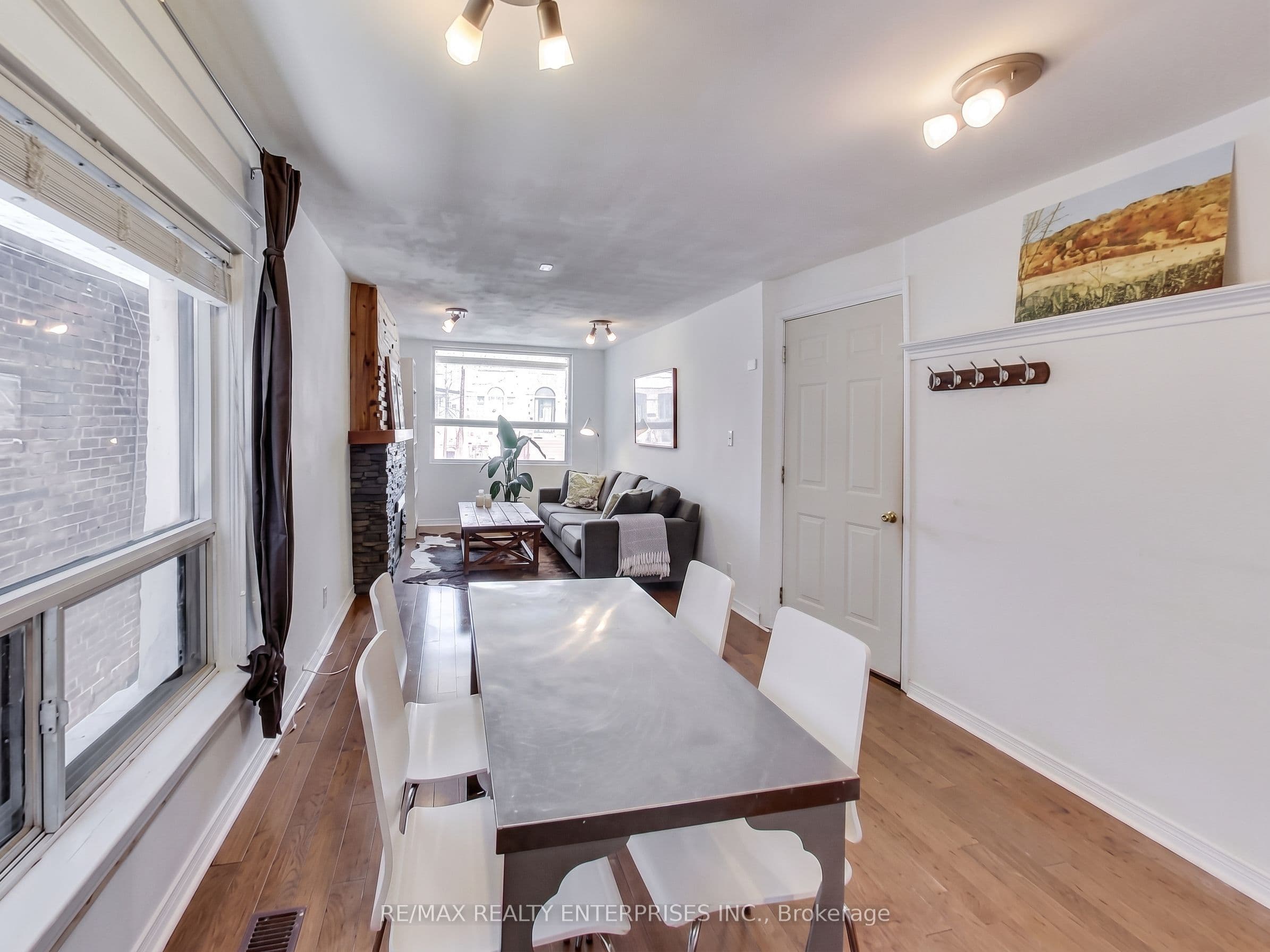 39 Pendrith Street, Toronto, ON M6G 1R6