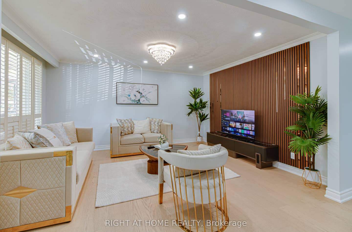 37 Mason Road, Toronto, ON M1M 3P9