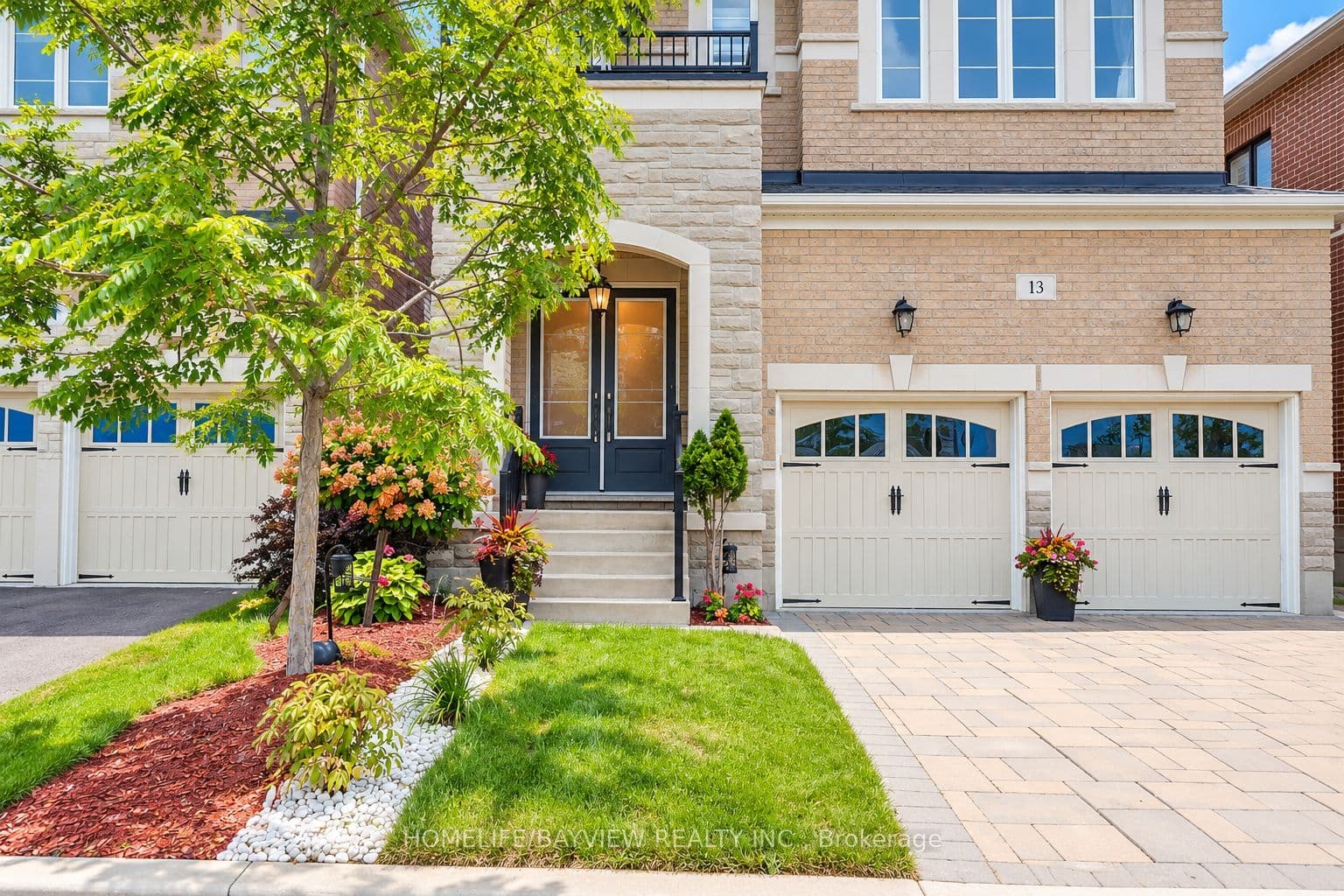 13 Cottonwood Hollow Court, Aurora, ON L4G 3L8