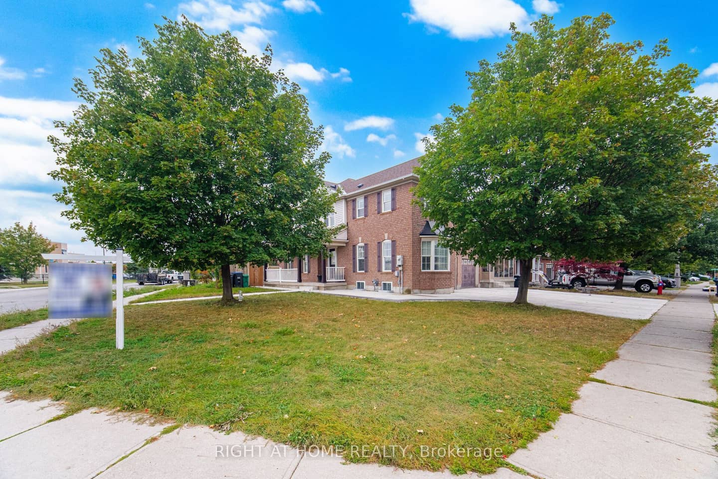 355 Brisdale Drive, Brampton, ON L7Z 3M6
