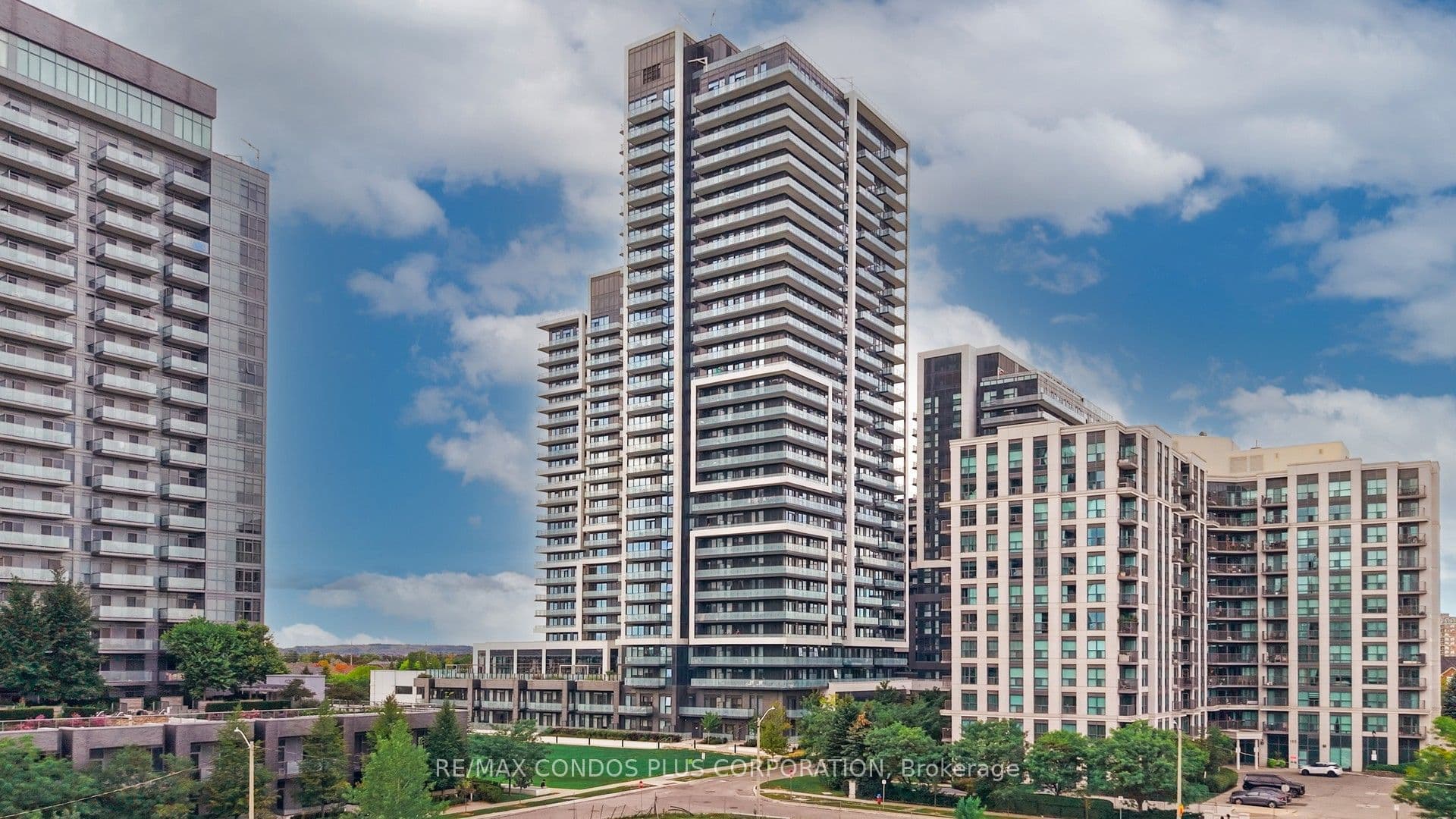 105 Oneida Crescent 503, Richmond Hill, ON L4B 0H6