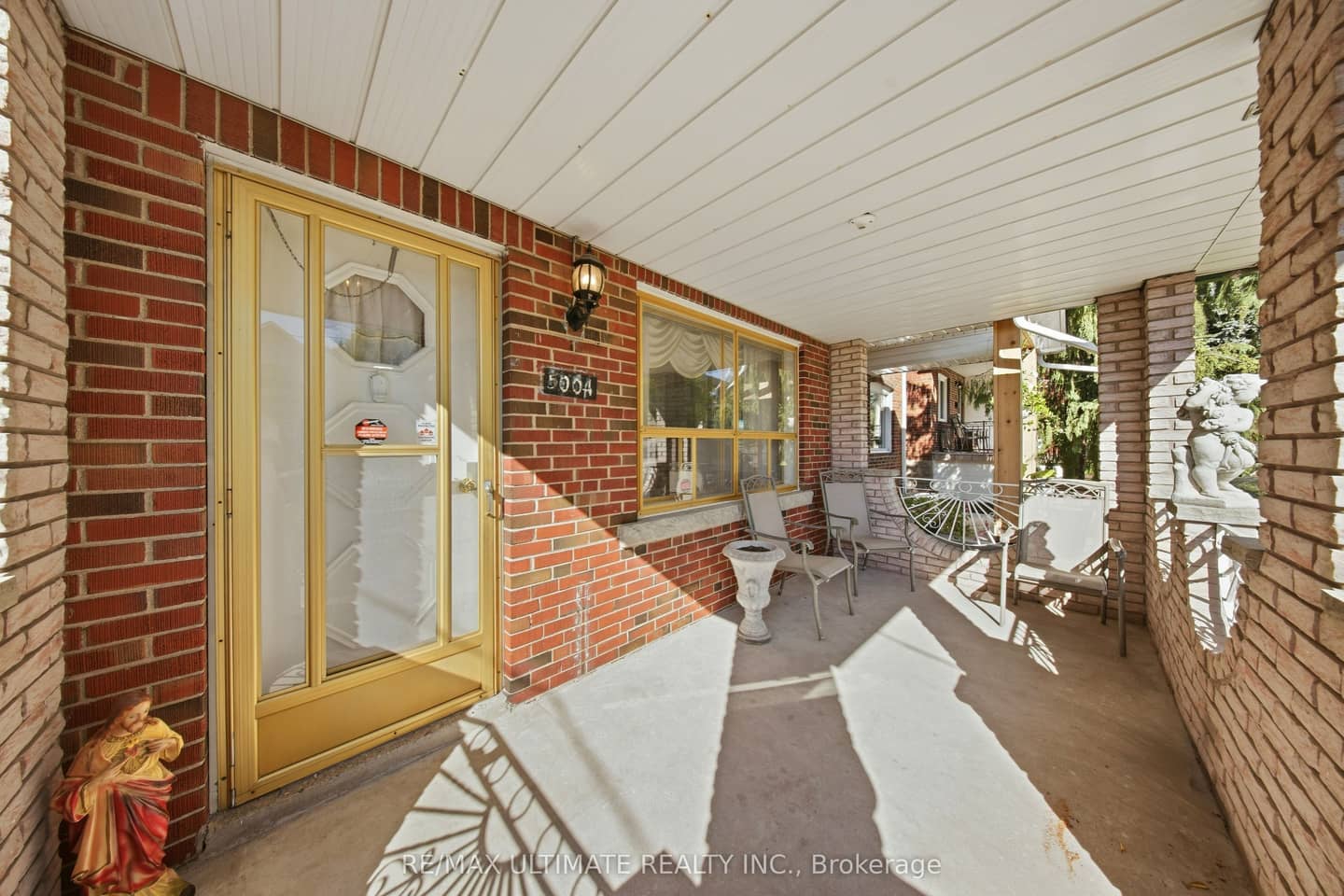 500 Northcliffe Boulevard, Toronto, ON M6E 3L5