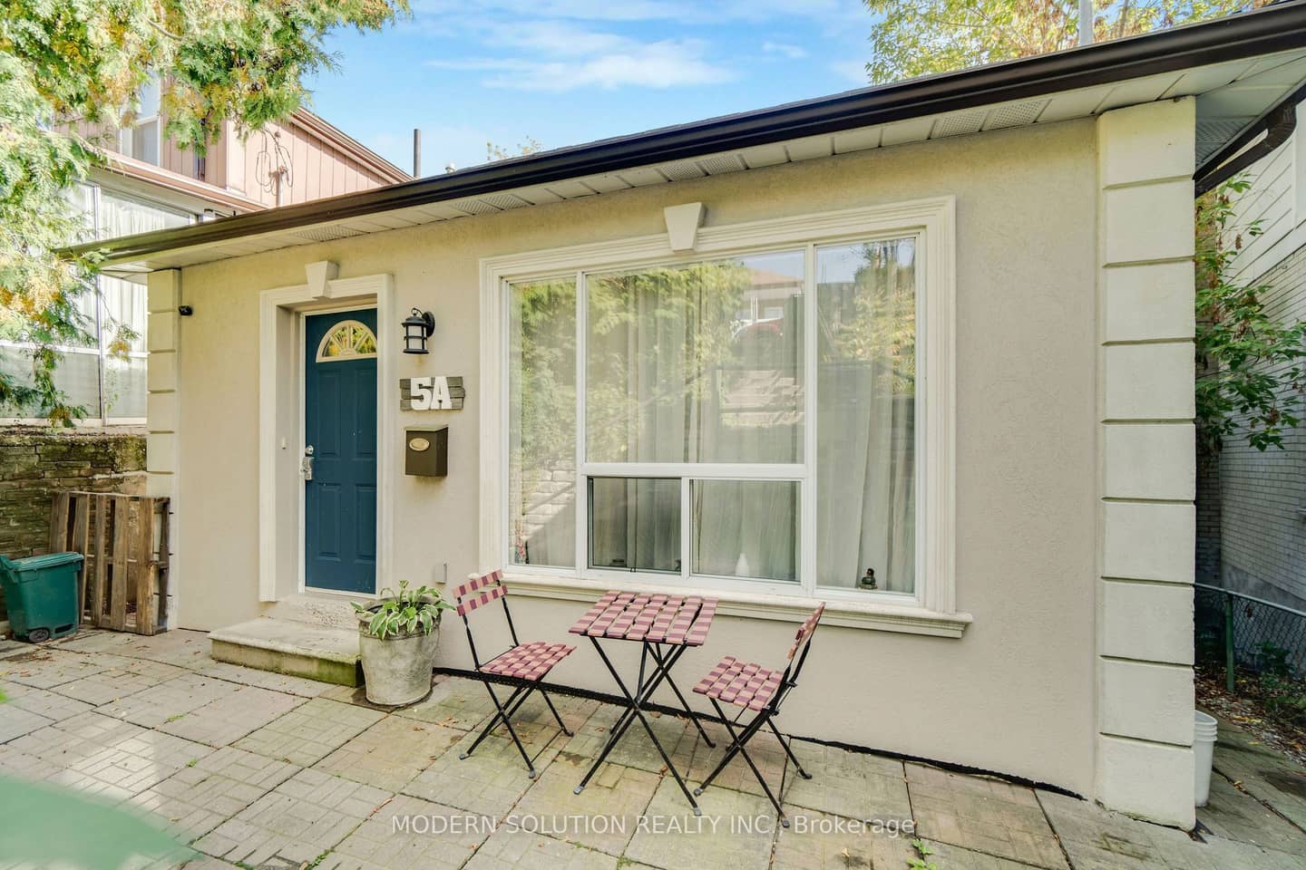5A Dynevor Road, Toronto, ON M6E 3W7