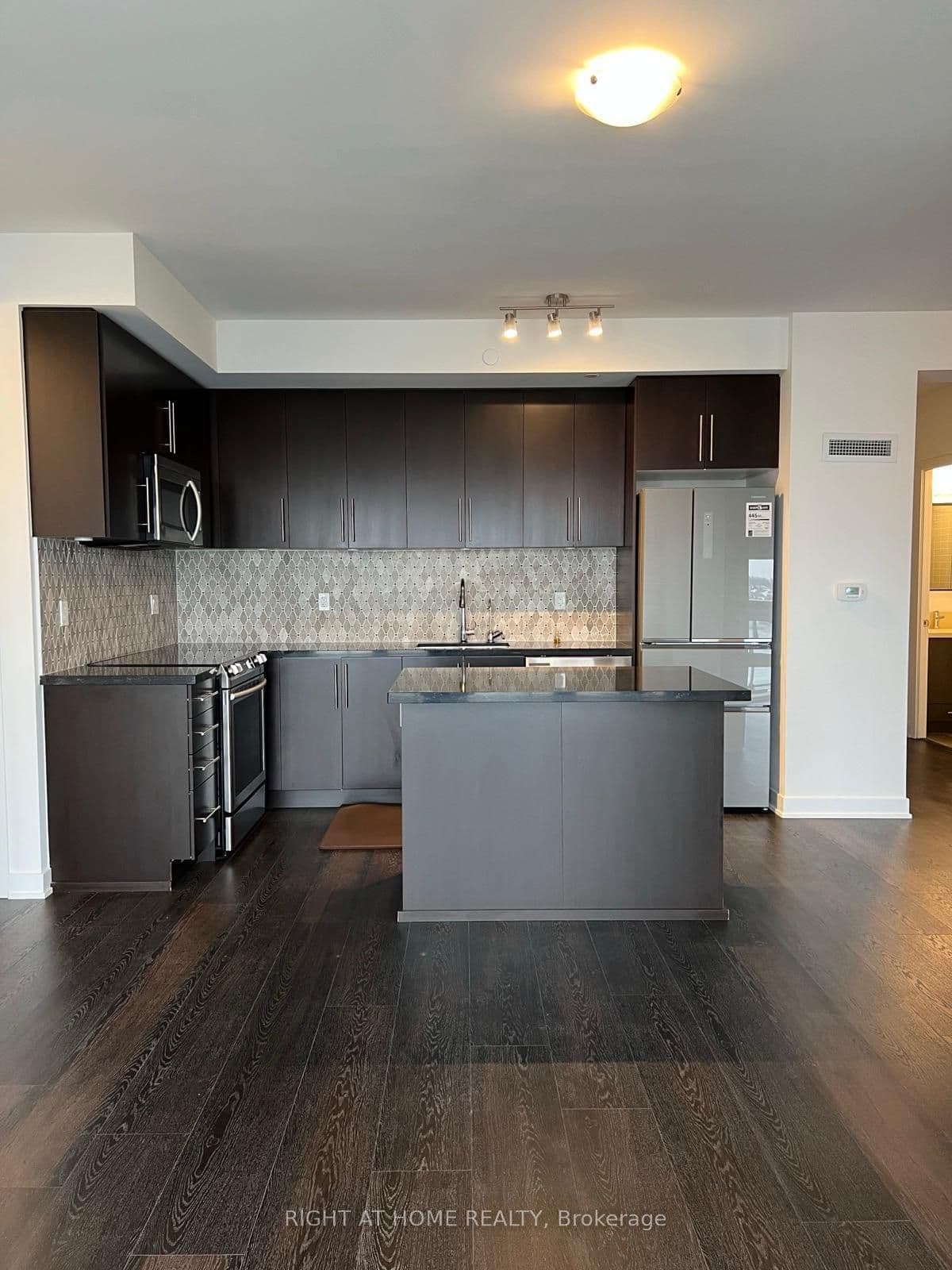 4677 NE Glen Erin Drive NE 602, Mississauga, ON L5M 2E3