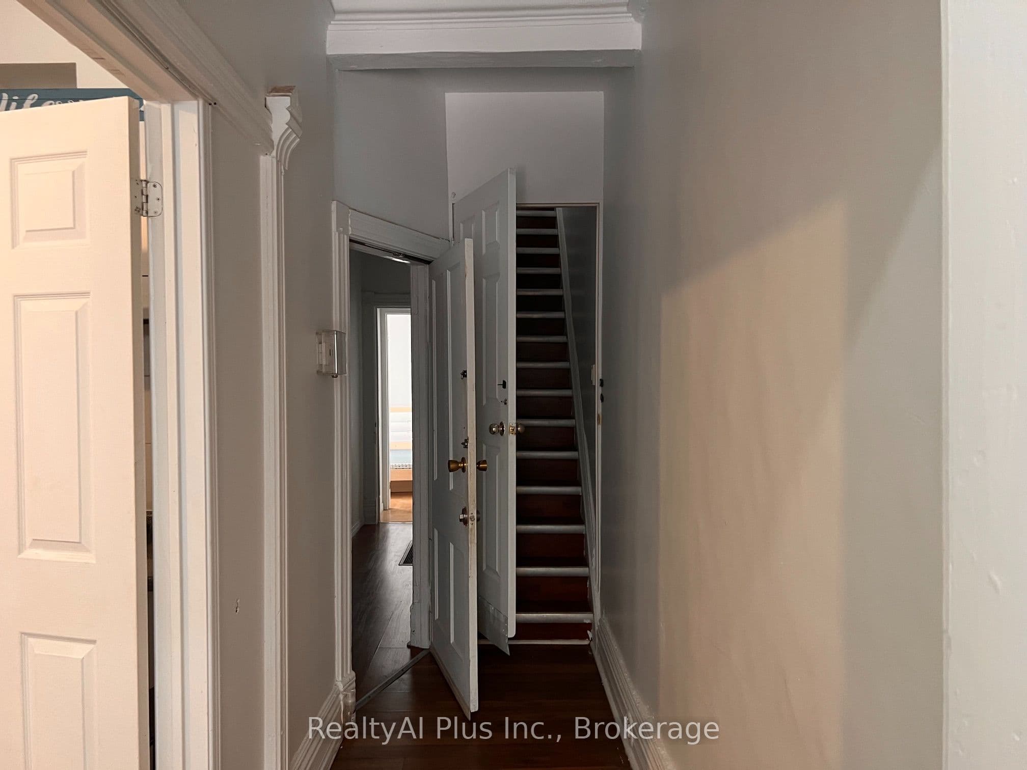182 Boulton Avenue, Toronto, ON M4M 2J9