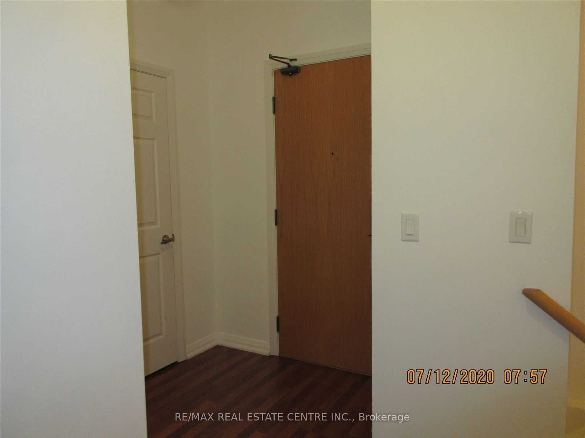 220 Forum Drive TH#111, Mississauga, ON L4Z 4K1