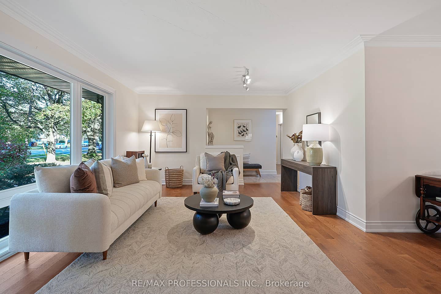 424 The Kingsway, Toronto, ON M9A 3V9
