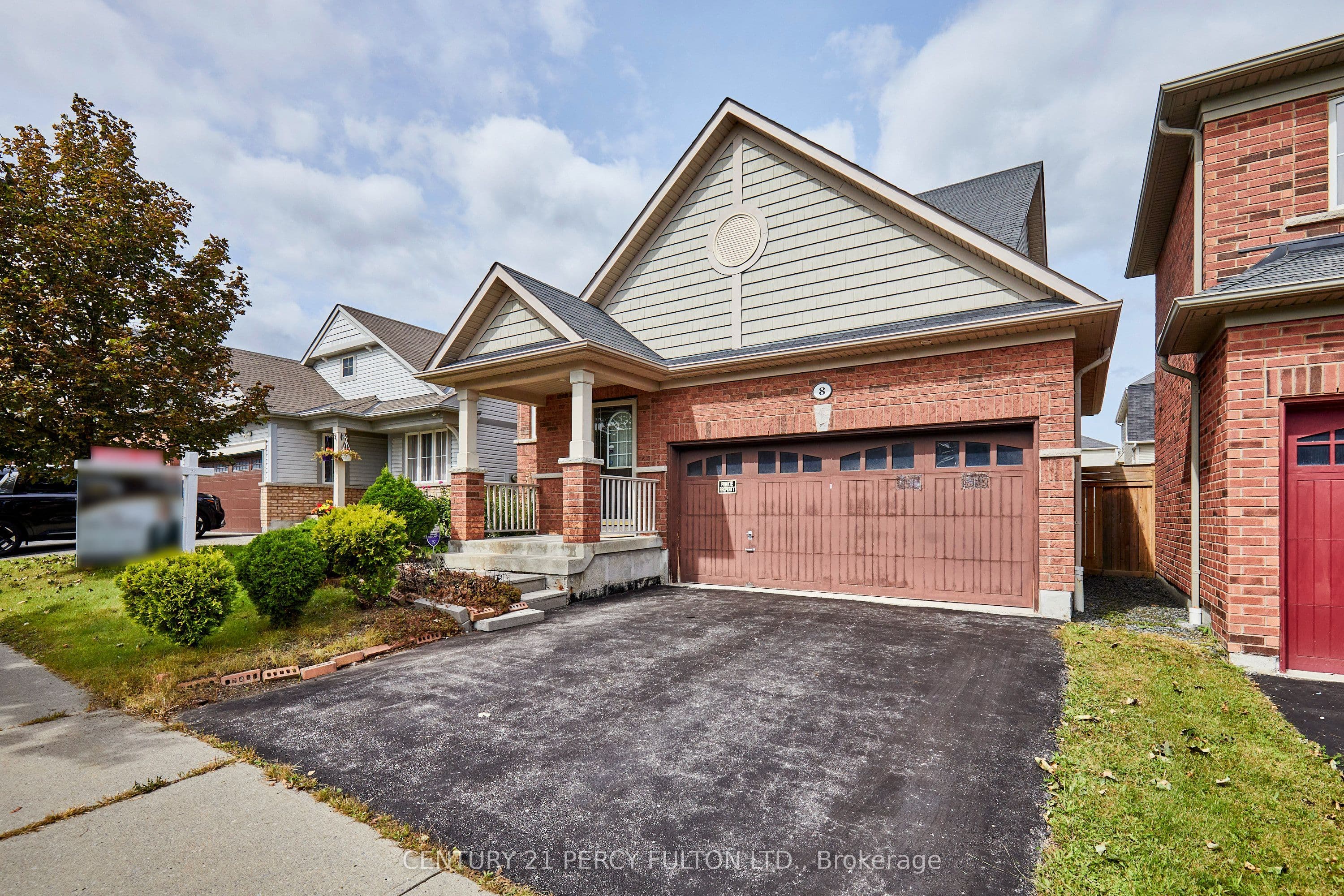 8 Knowles Street, Ajax, ON L1Z 0J5