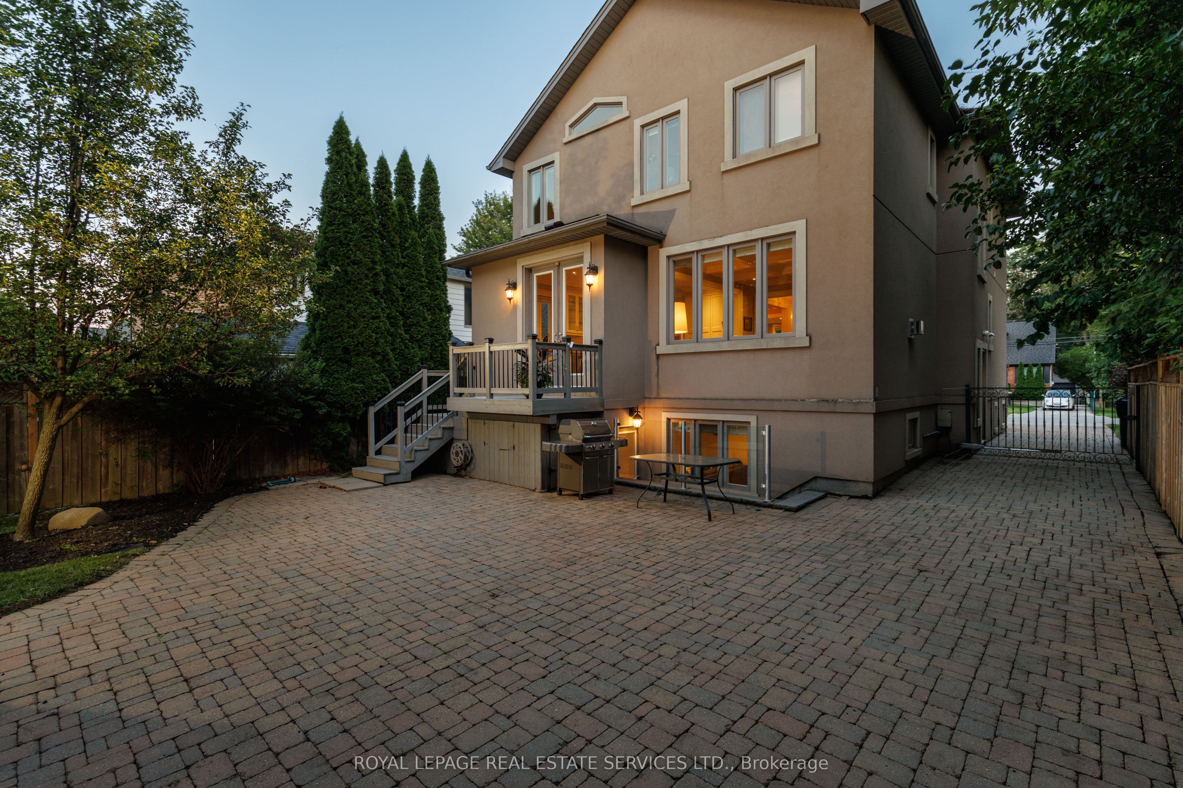 4 Springbrook Gardens, Toronto, ON M8Z 3B3