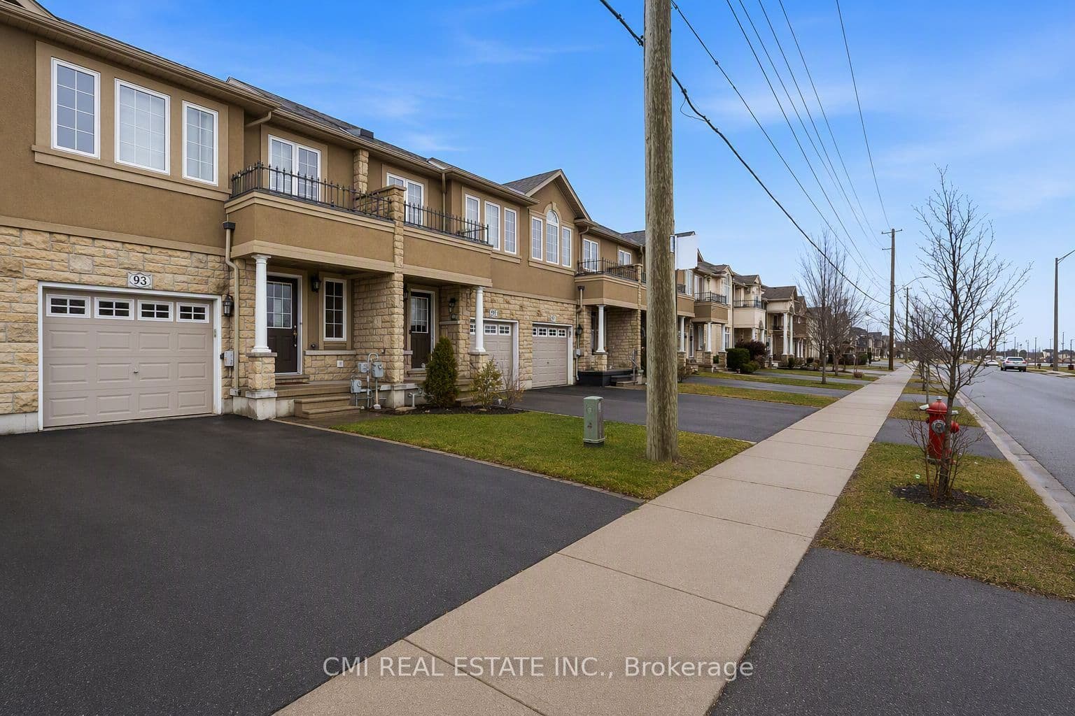93 Penny Lane, Hamilton, ON L8J 2V7