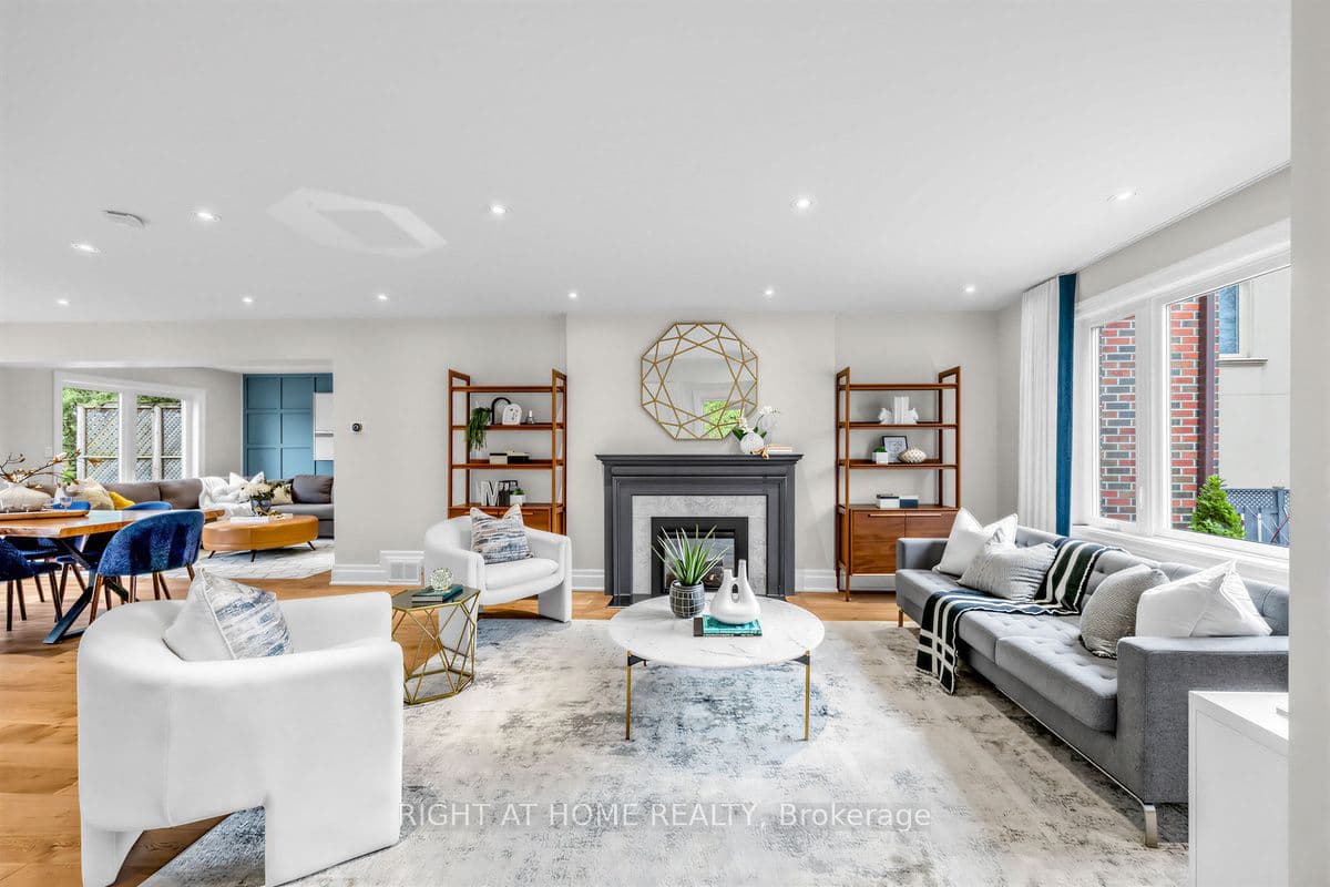 21 Austin Terrace, Toronto, ON M5R 1Y2