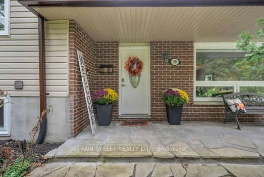 29 Johnston Street, Georgina, ON L0E 1N0