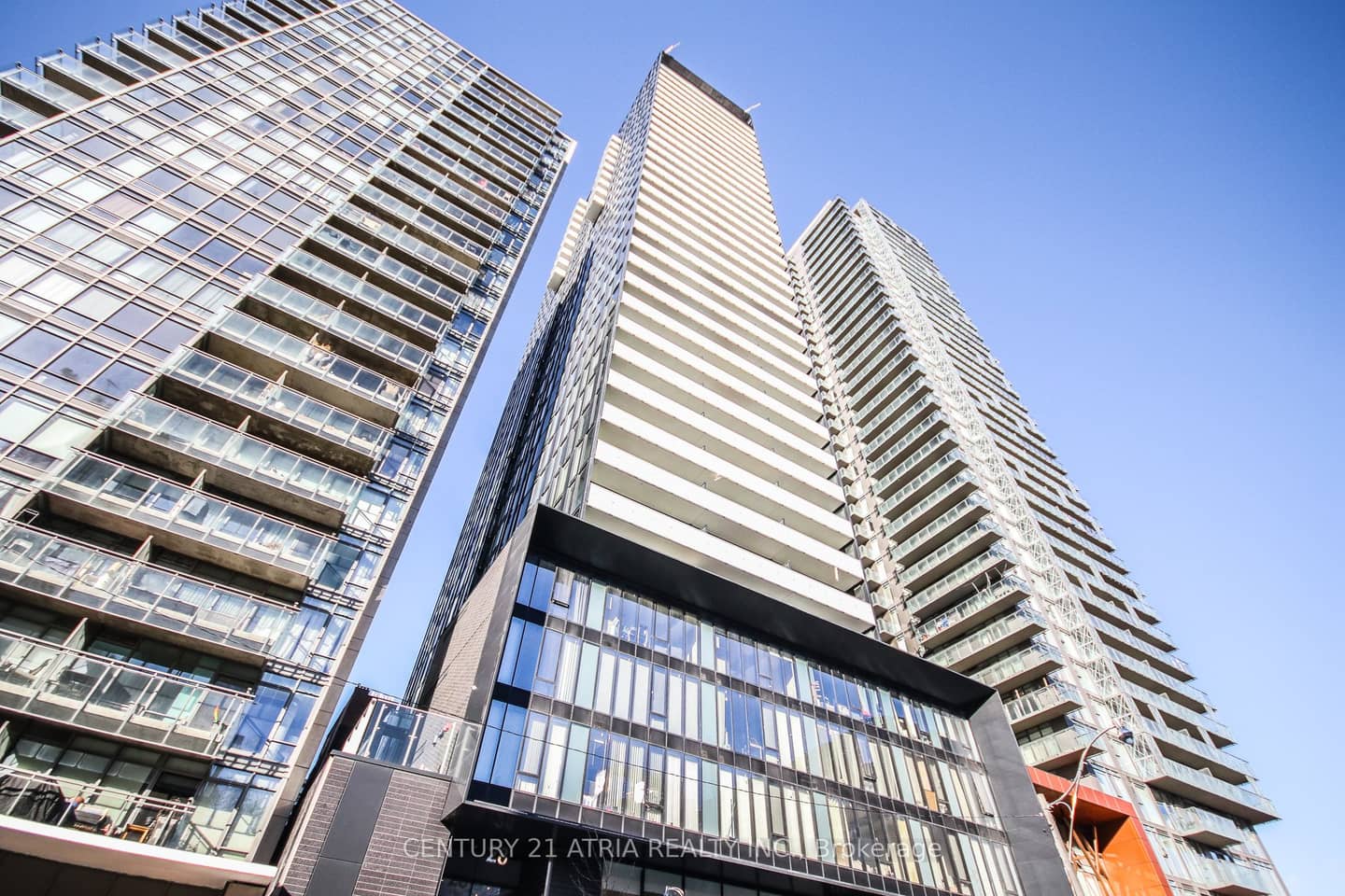 28 Wellesley Street E 2110, Toronto, ON M4Y 0C4