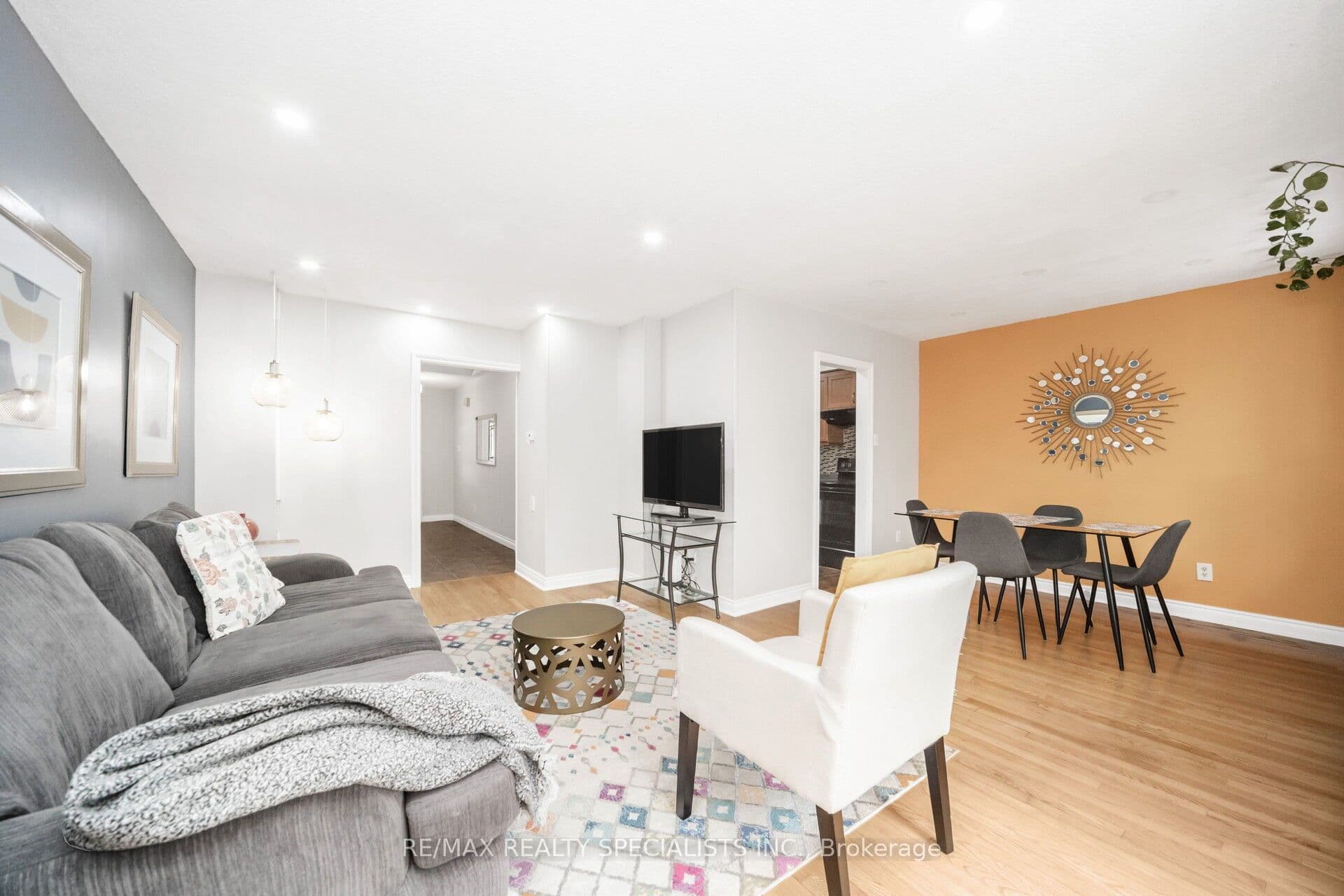 20 Enmount Drive, Brampton, ON L6T 4C8
