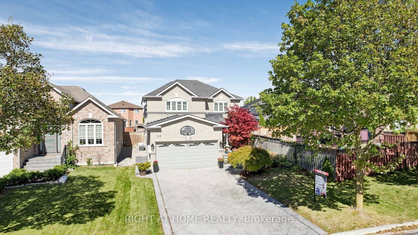 44 Robertson Close, Vaughan, ON L6A 2H1