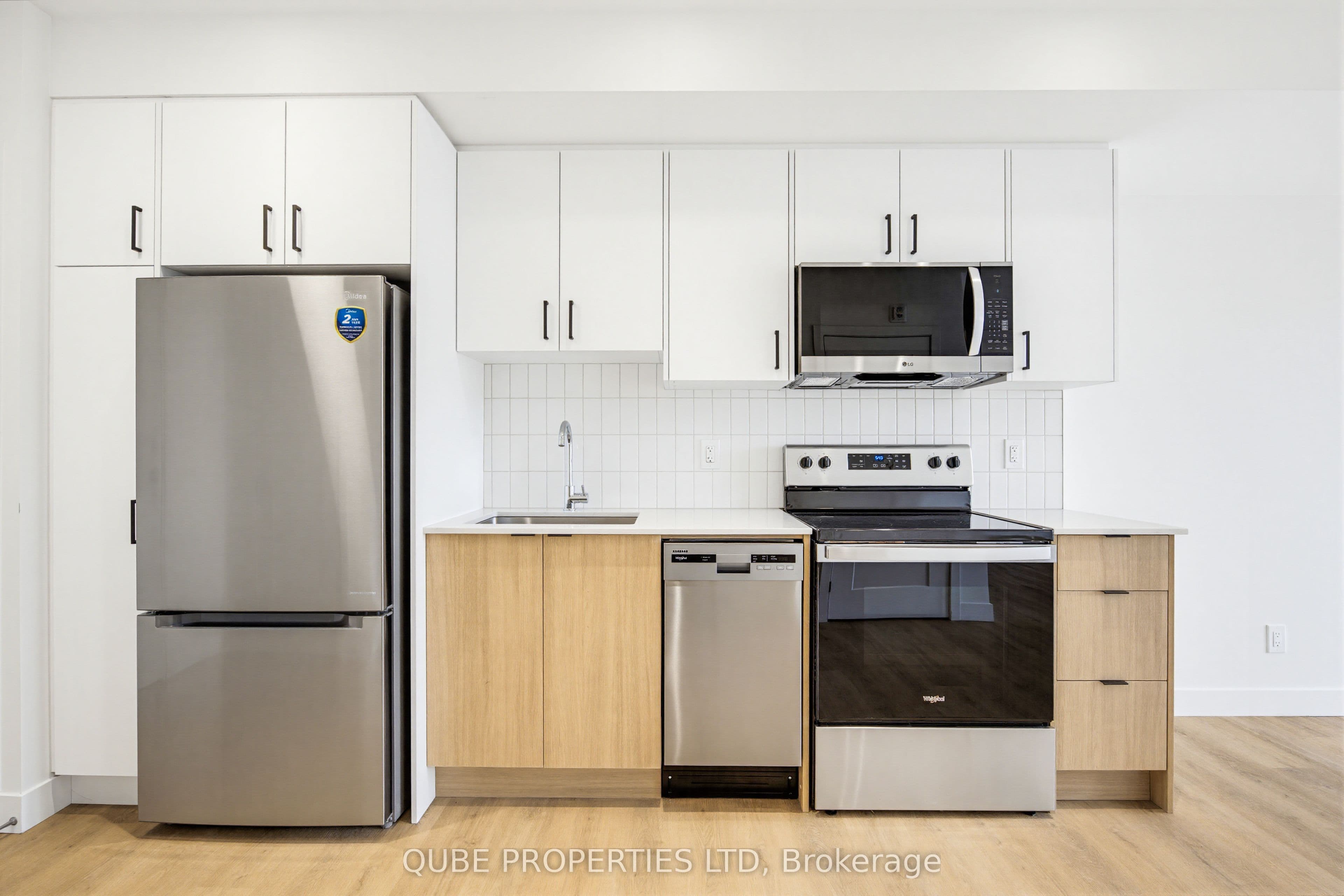 15 Larch Street Unit 305, West Centre Town, ON K1R 6W4