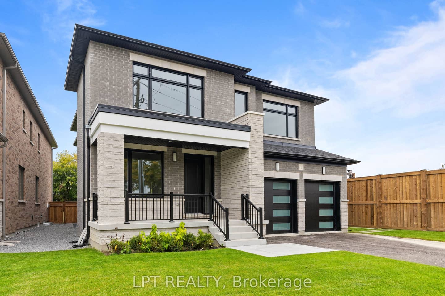 1 Richmond Park Drive, Georgina, ON L4P 0H2