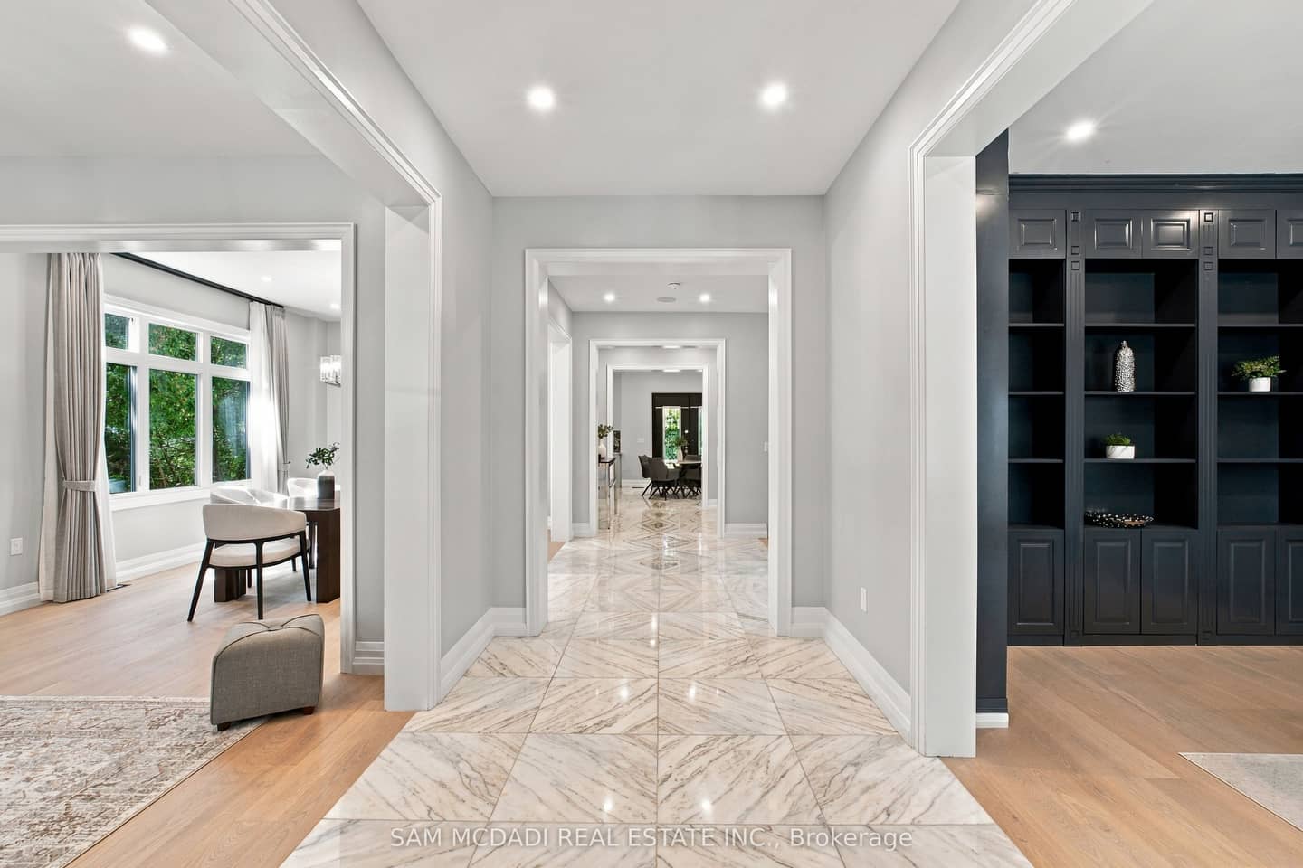 1897 Balsam Avenue, Mississauga, ON L5J 1L3