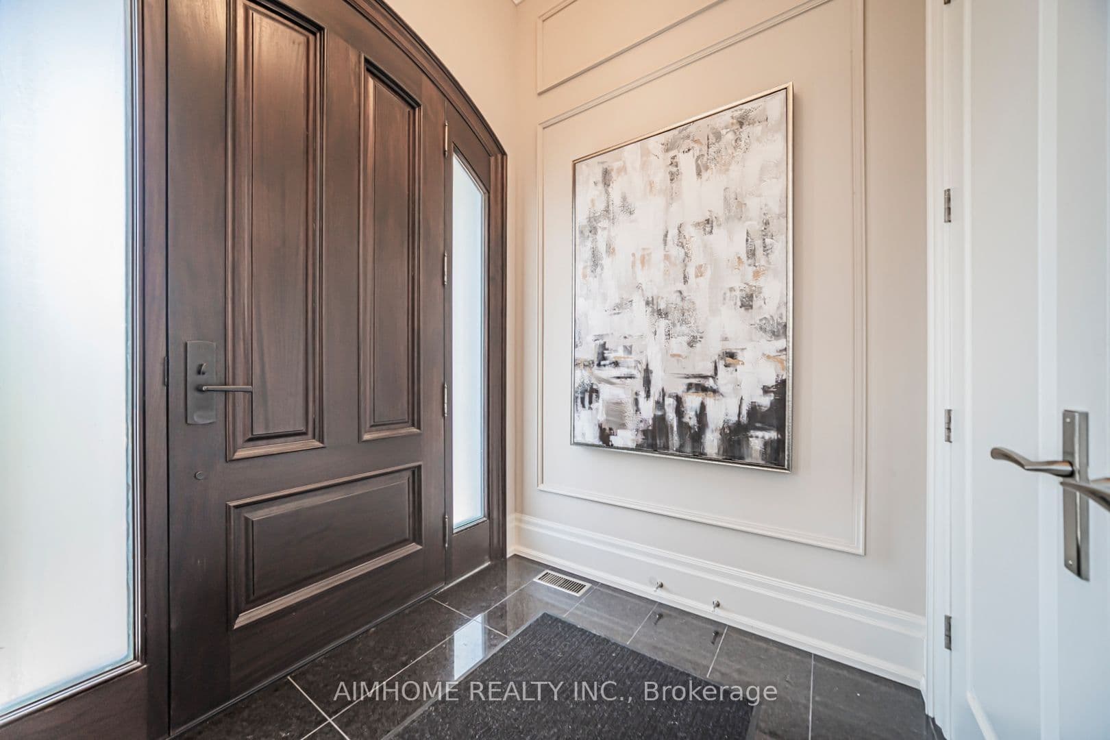 212 Hollywood Avenue, Toronto, ON M2N 3K6