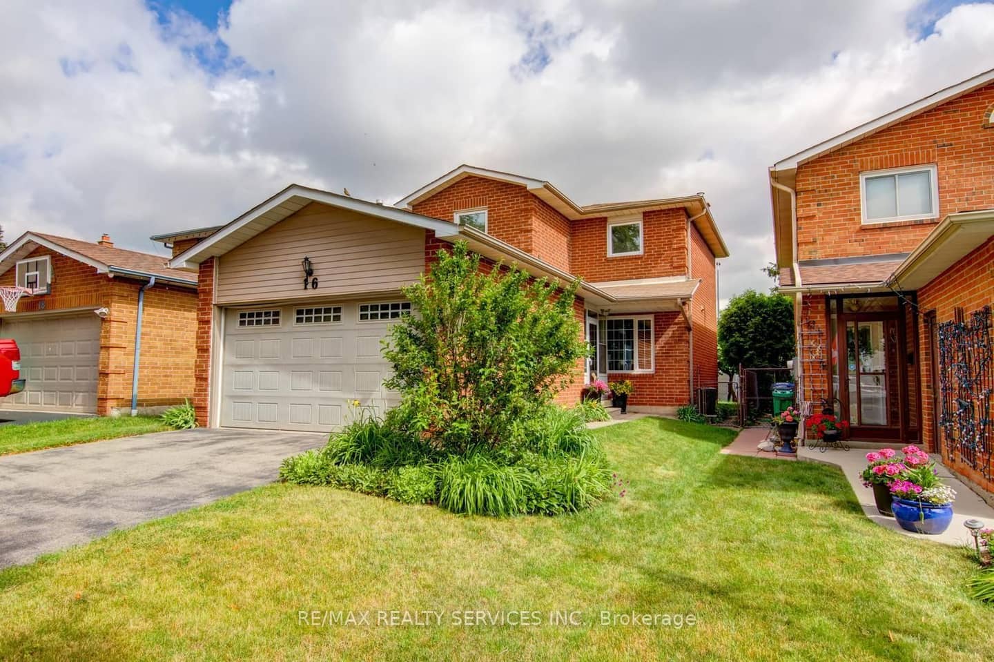 16 Cavalier Court, Brampton, ON L6V 3K6