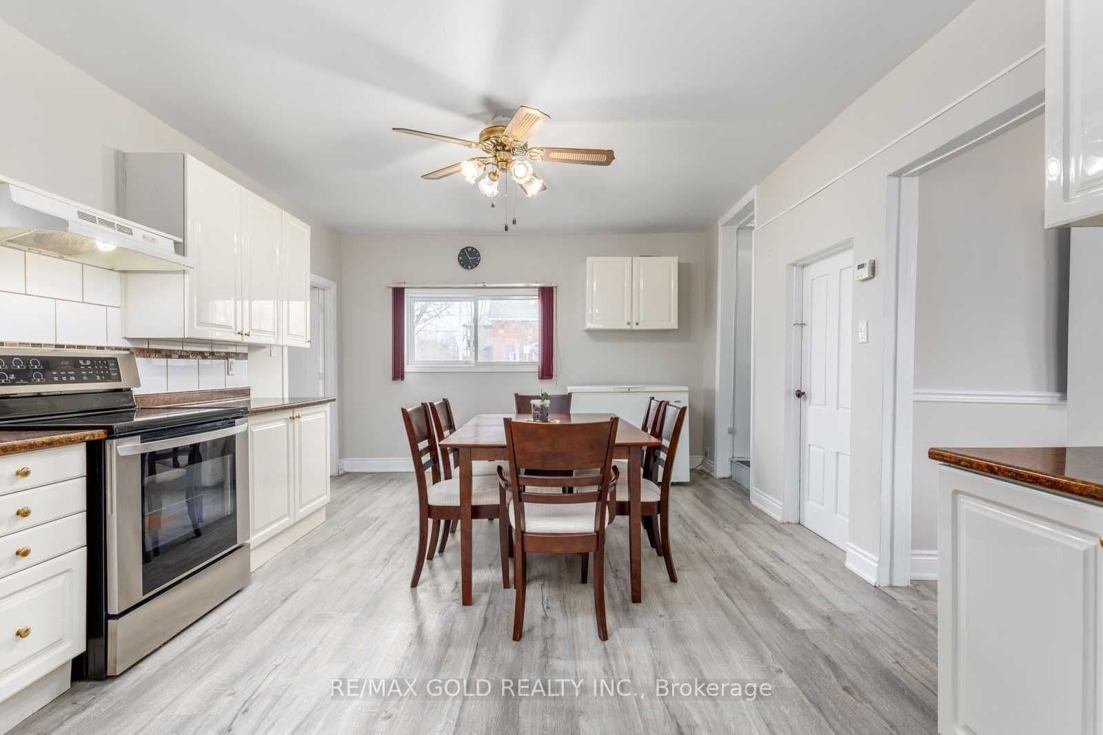 119 Celina Street, Oshawa, ON L1H 4N3