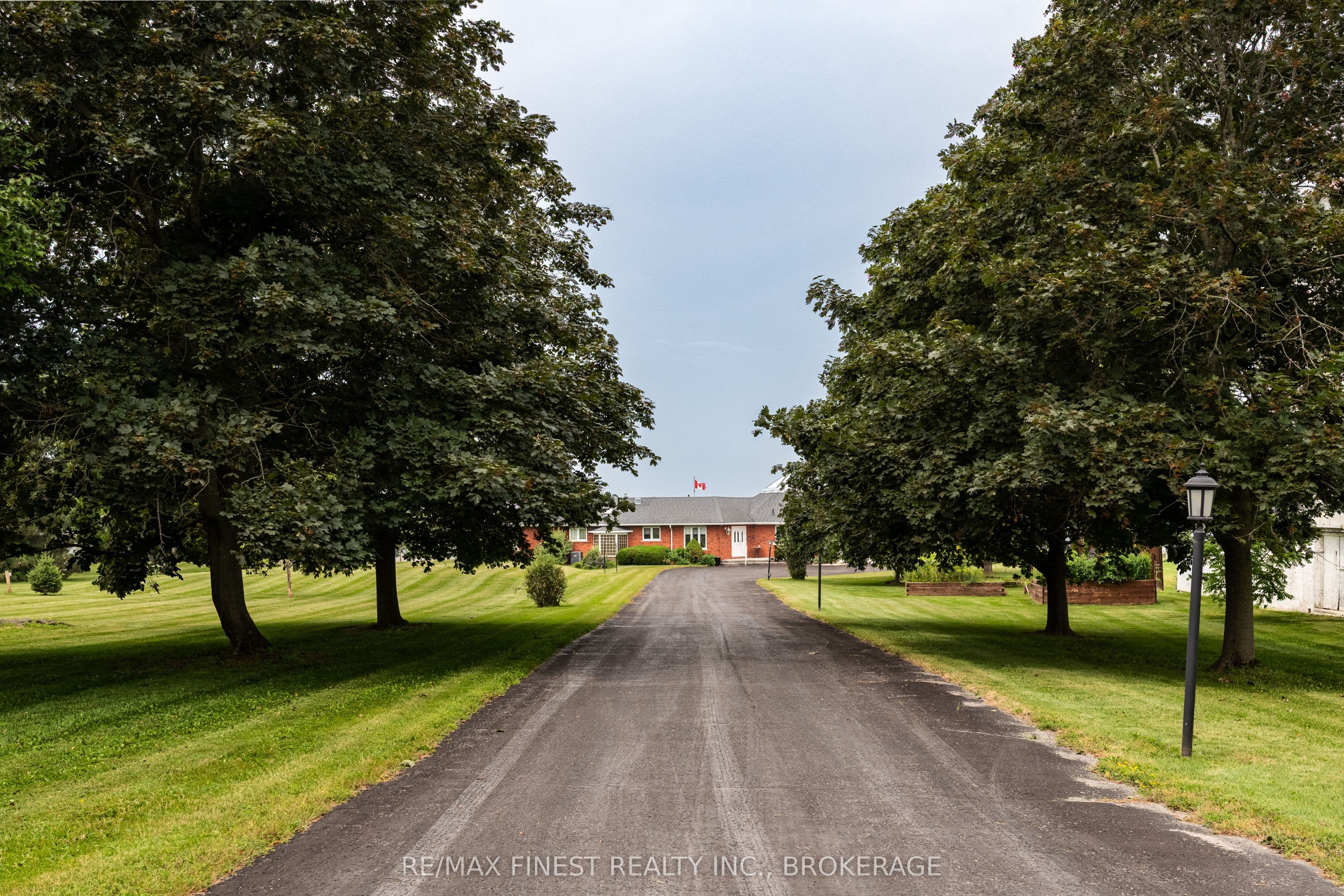 32 Howe Island Drive, Frontenac Islands, ON K7G 2V6
