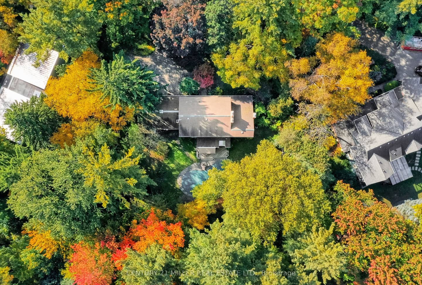 1296 Cumnock Crescent, Oakville, ON L6J 2N7