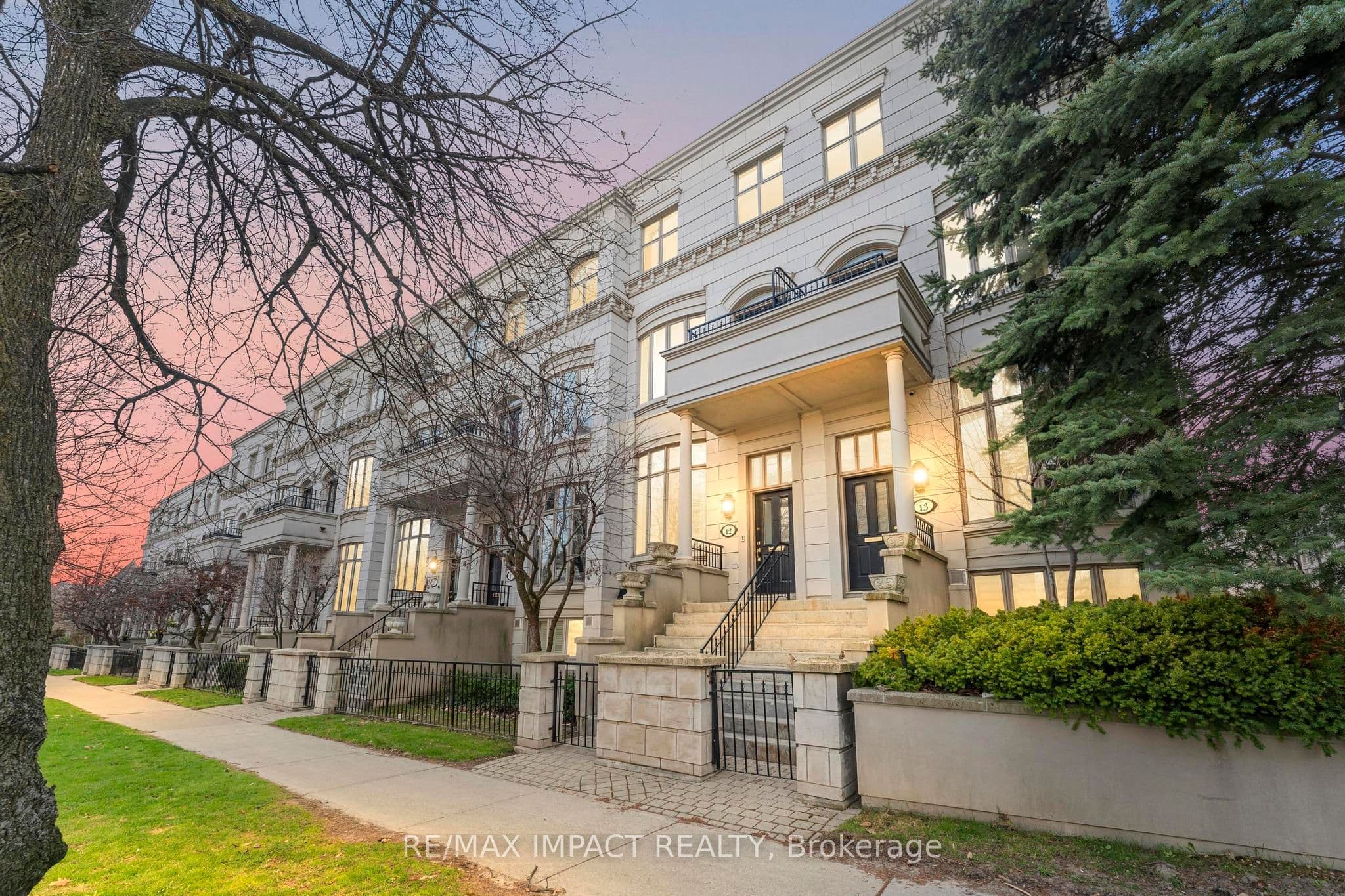 260 Russell Hill Road 13, Toronto, ON M4V 2T2