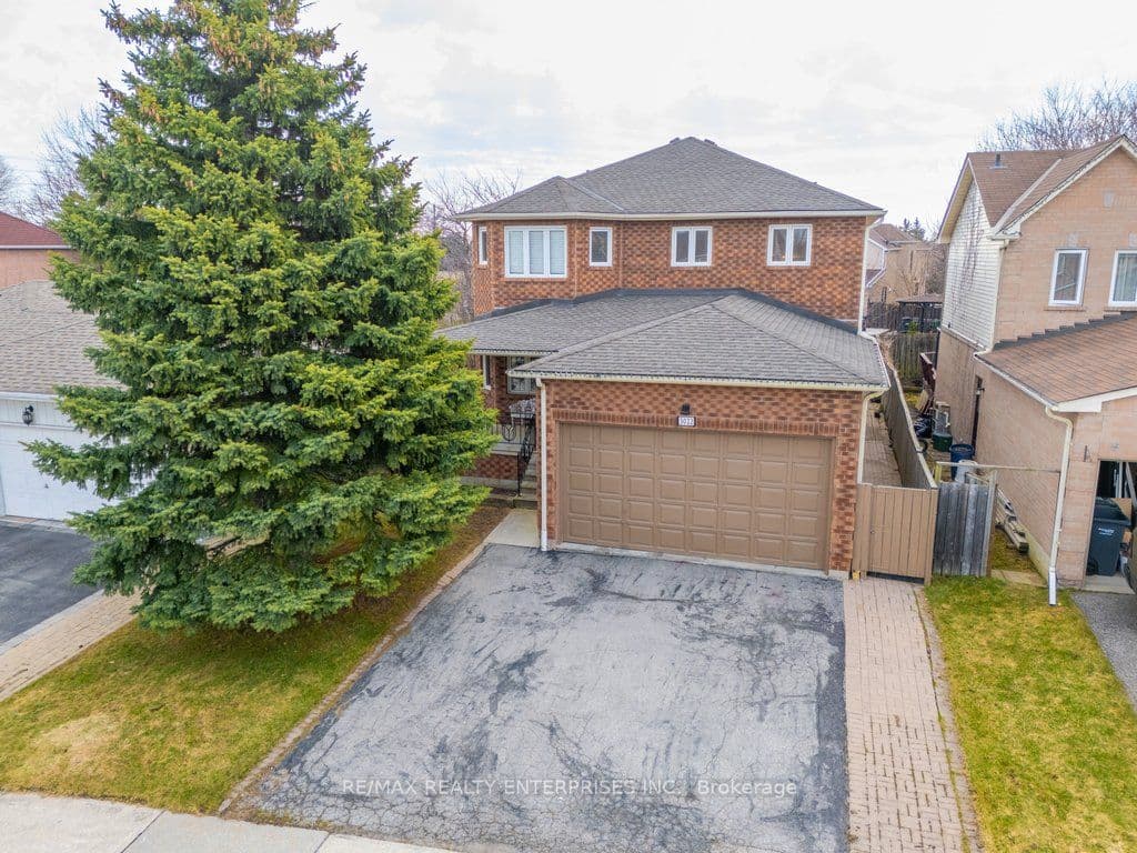 3022 Dalehurst Drive, Mississauga, ON L5N 6M8