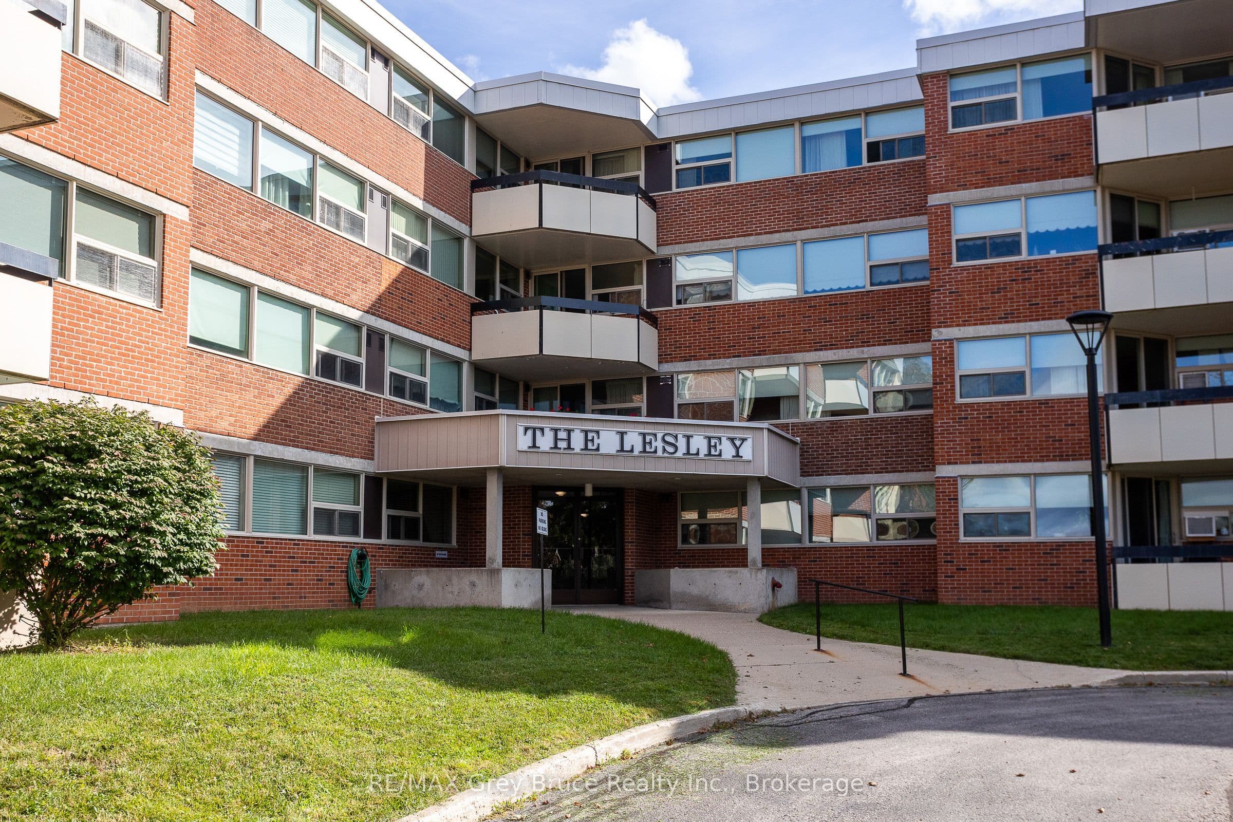 860 9 Street E 401, Owen Sound, ON N4K 1R2