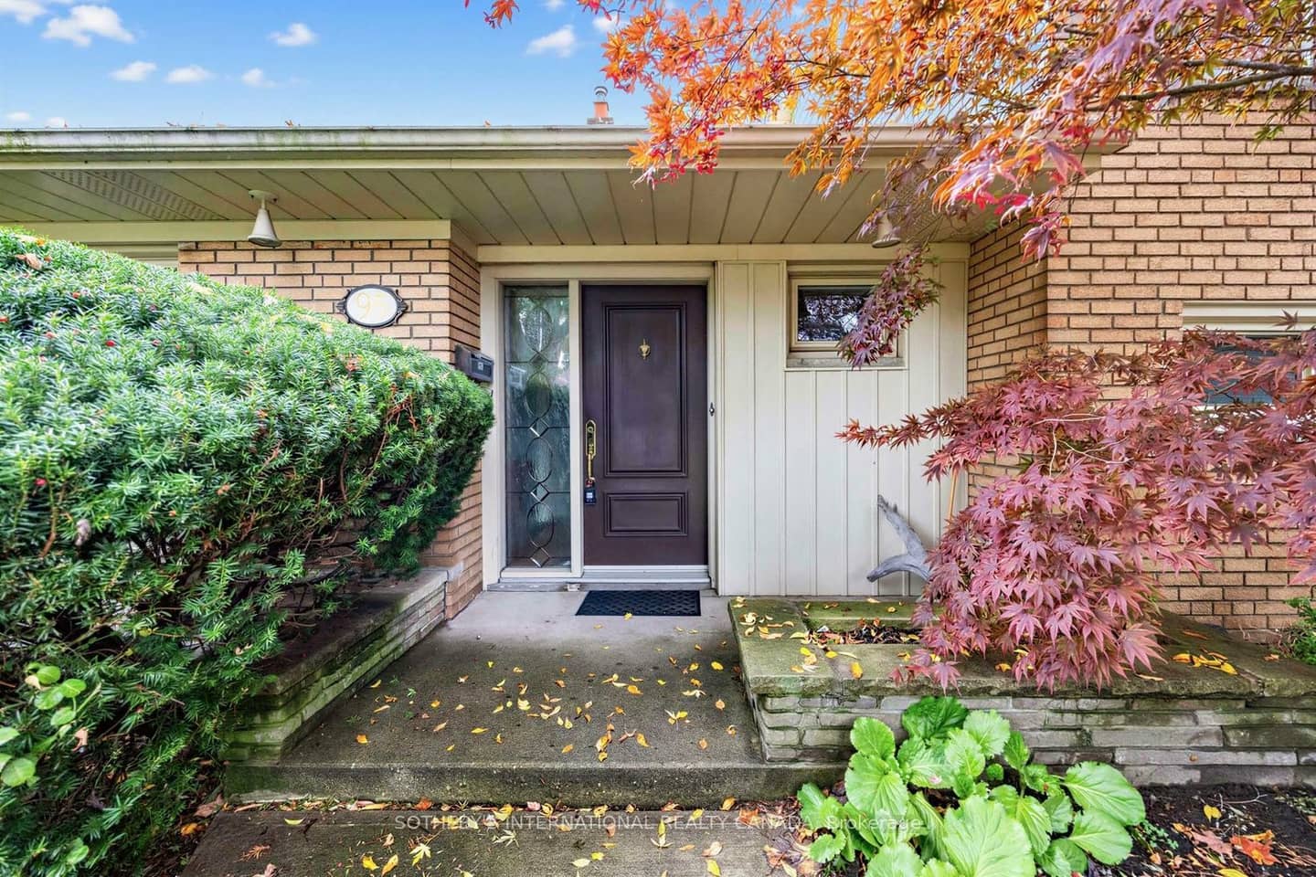 95 Princess Anne Crescent, Toronto, ON M9A 2R1