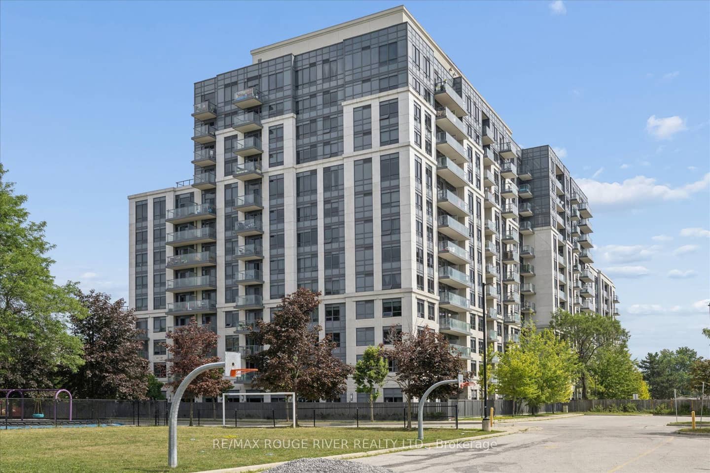 35 Saranac Boulevard 330, Toronto, ON M6A 2G4