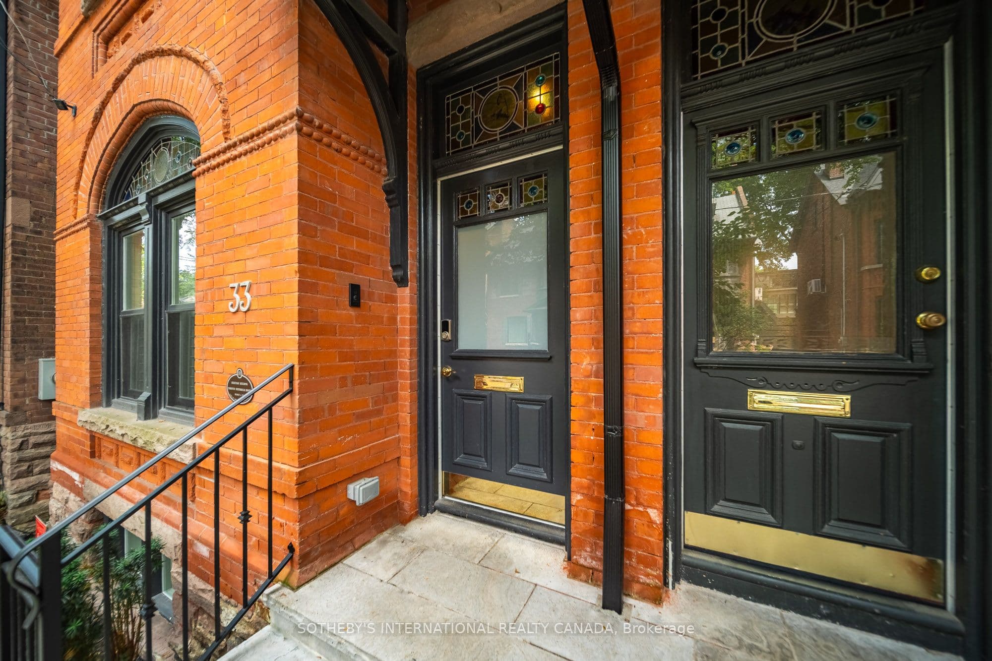 33 Tranby Avenue, Toronto, ON M5R 1N4