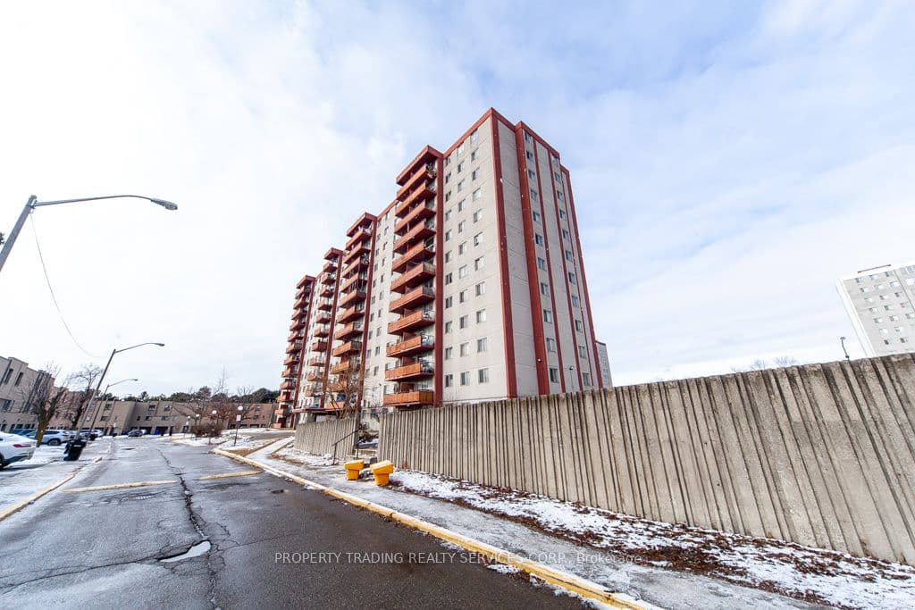 50 Lotherton Pathway 402, Toronto, ON M6B 2G8