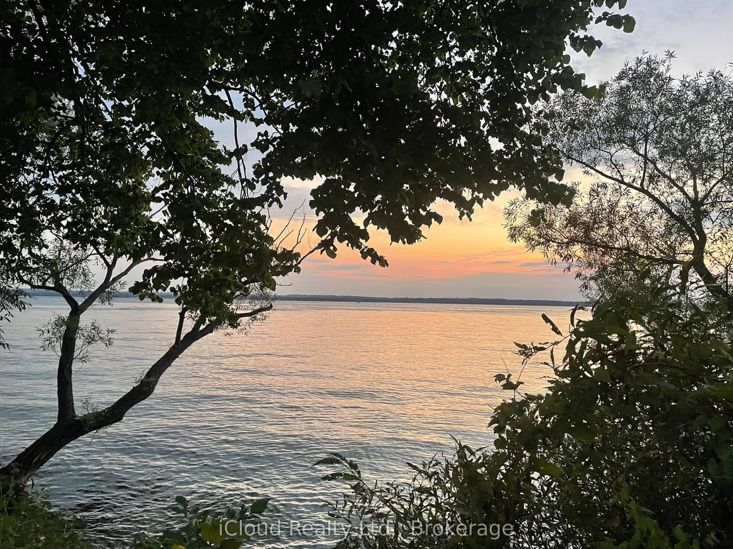 3 Davy Point Circle, Georgina, ON L4P 3H1