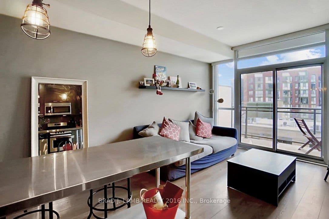 775 King Street W 809, Toronto, ON M5V 2K3