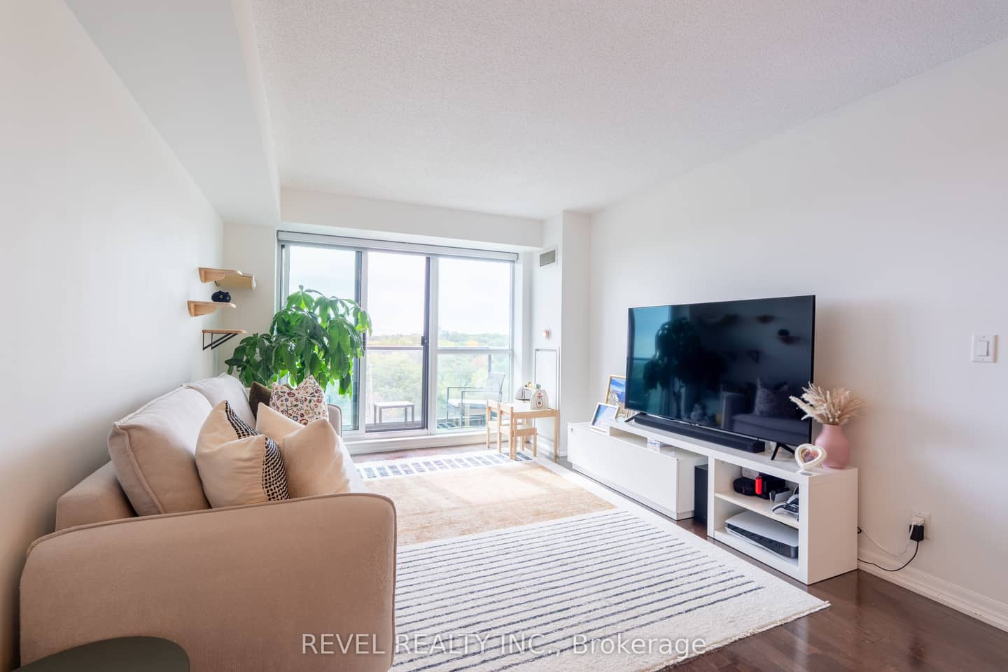 1403 Royal York Road 603, Toronto, ON M9P 0A1
