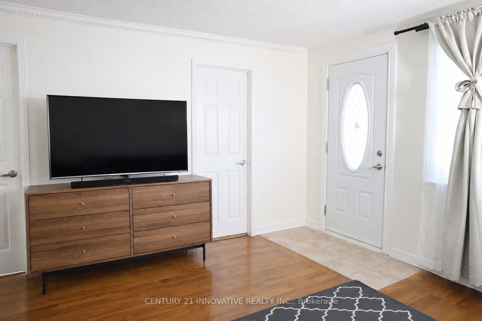 101 Heale Avenue, Toronto, ON M1N 3X9