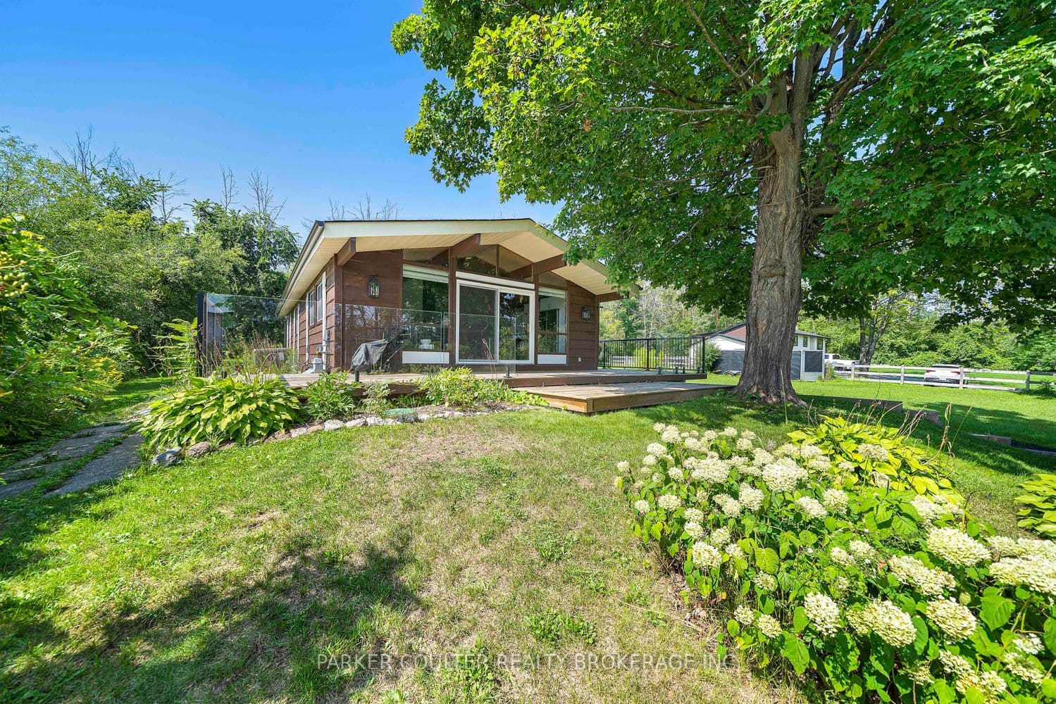 2238 Lakeshore Road E, Oro-Medonte, ON L0L 1T0