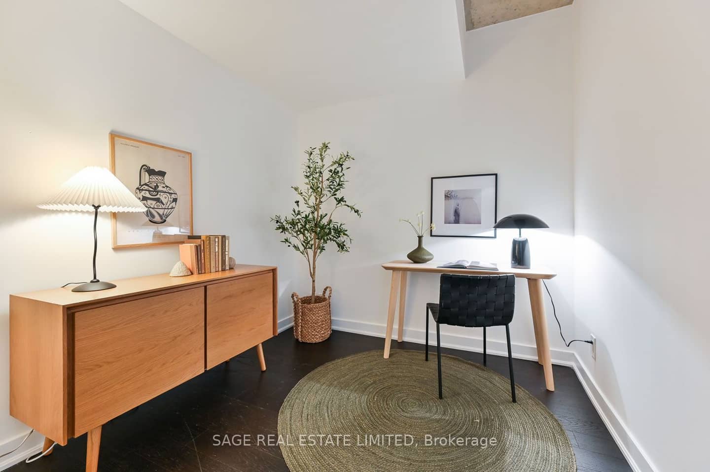 75 Portland Street 215, Toronto, ON M5V 2M9