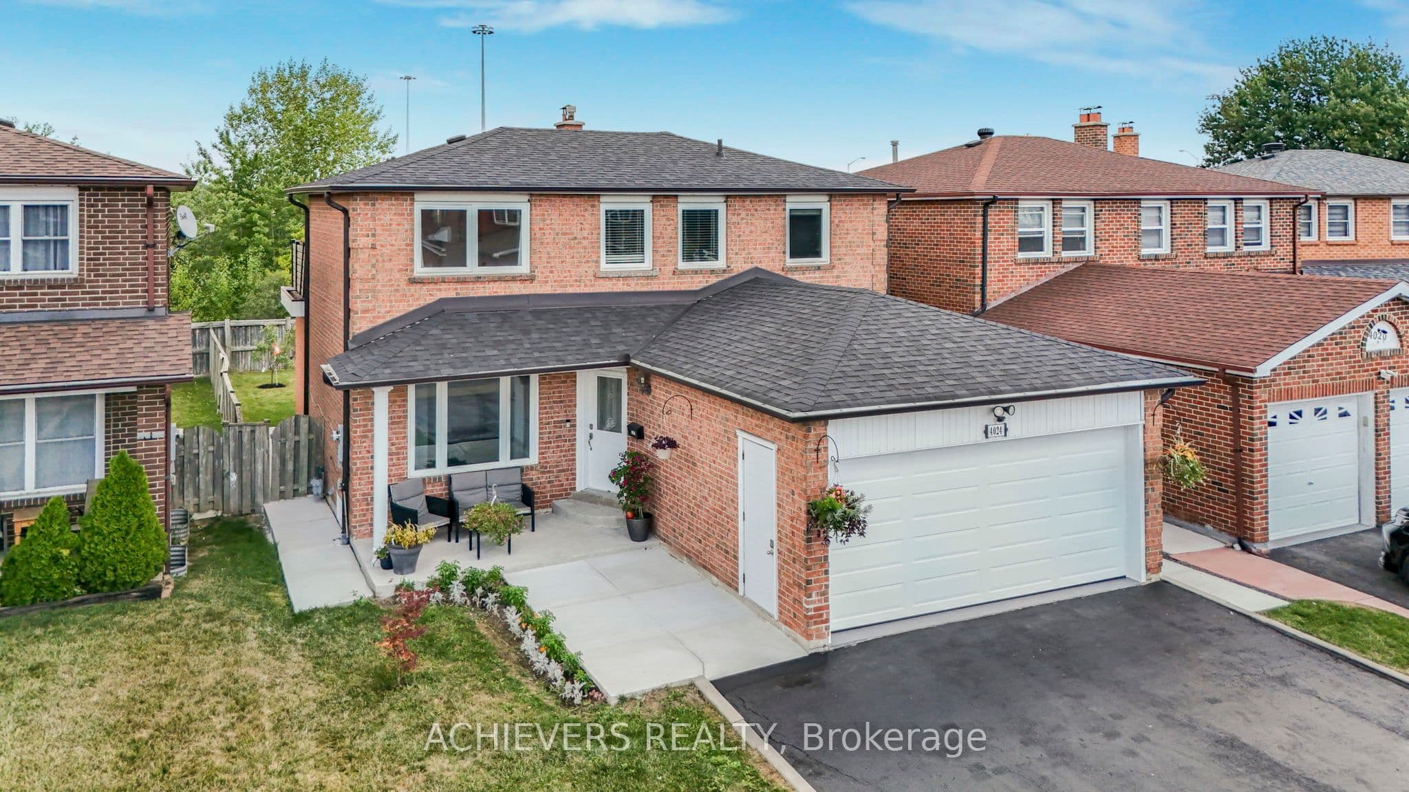4024 Longo Circle E, Mississauga, ON L4T 4C7
