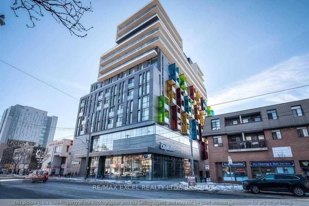 297 College Street 1001, Toronto, ON M5T 1S2