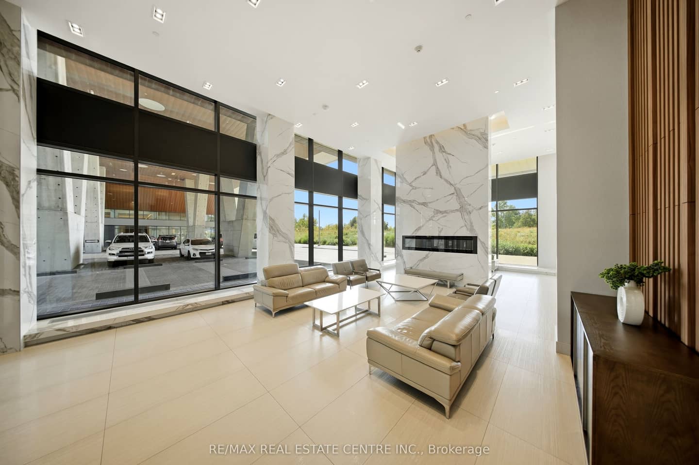 30 Shore Breeze Drive 6110, Toronto, ON M8V 0J1